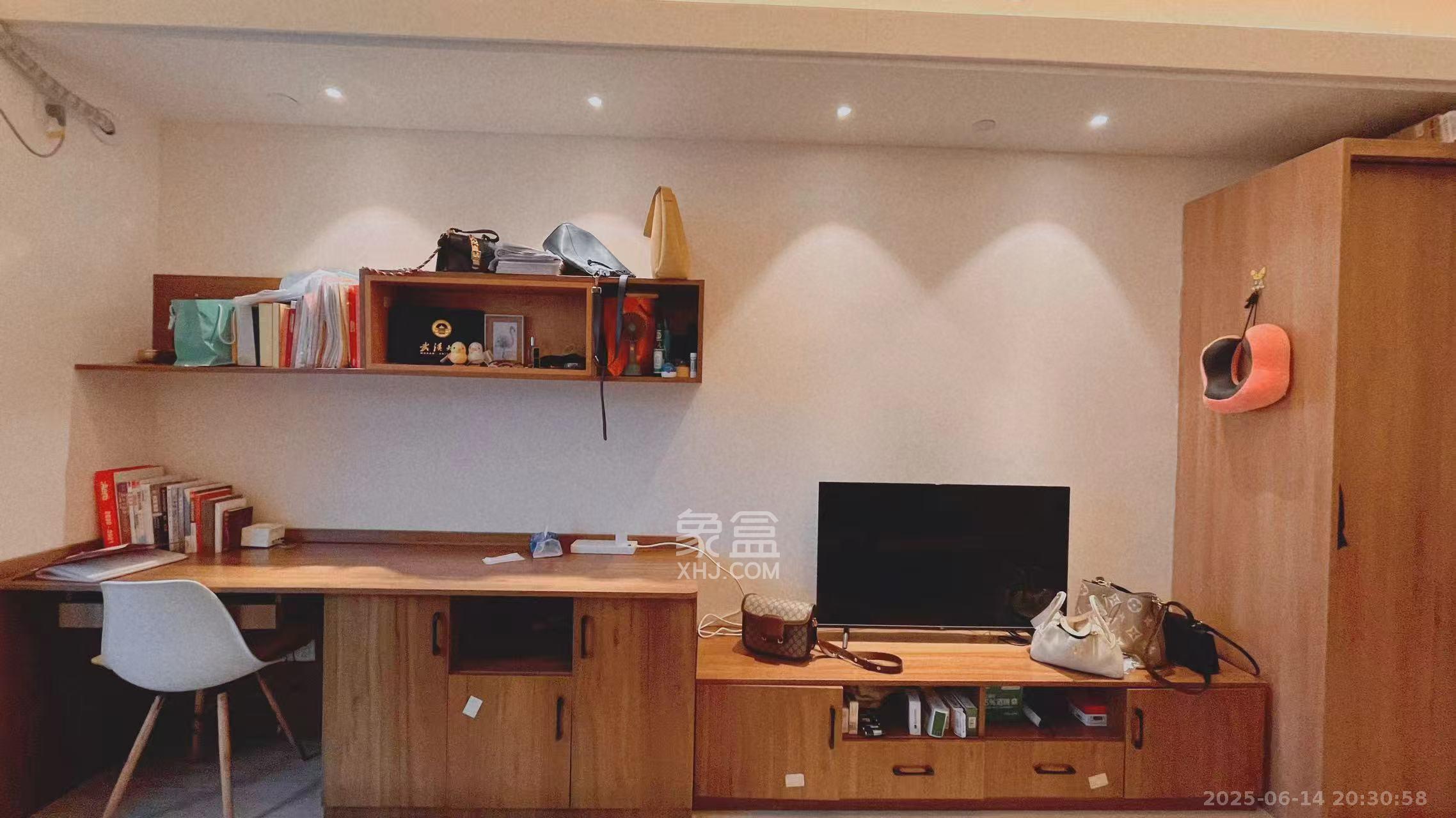 恒大国际广场 1室1厅1卫 1550.0元/月 恒大国际广场 1室1厅1卫 1550.0元/月室内图