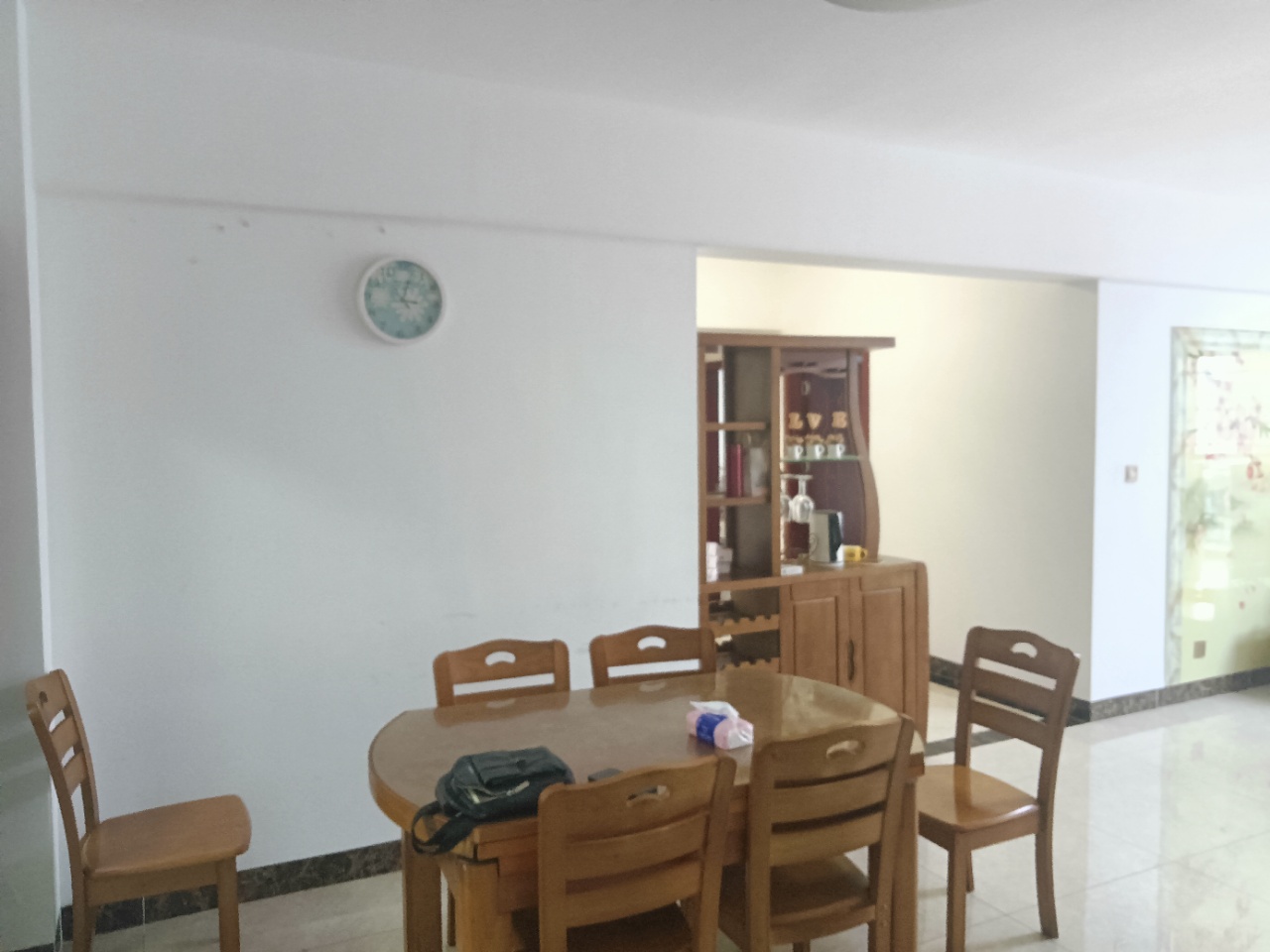 九九华府(一期) 3室2厅2卫 165.0万 九九华府(一期) 3室2厅2卫 165.0万客厅