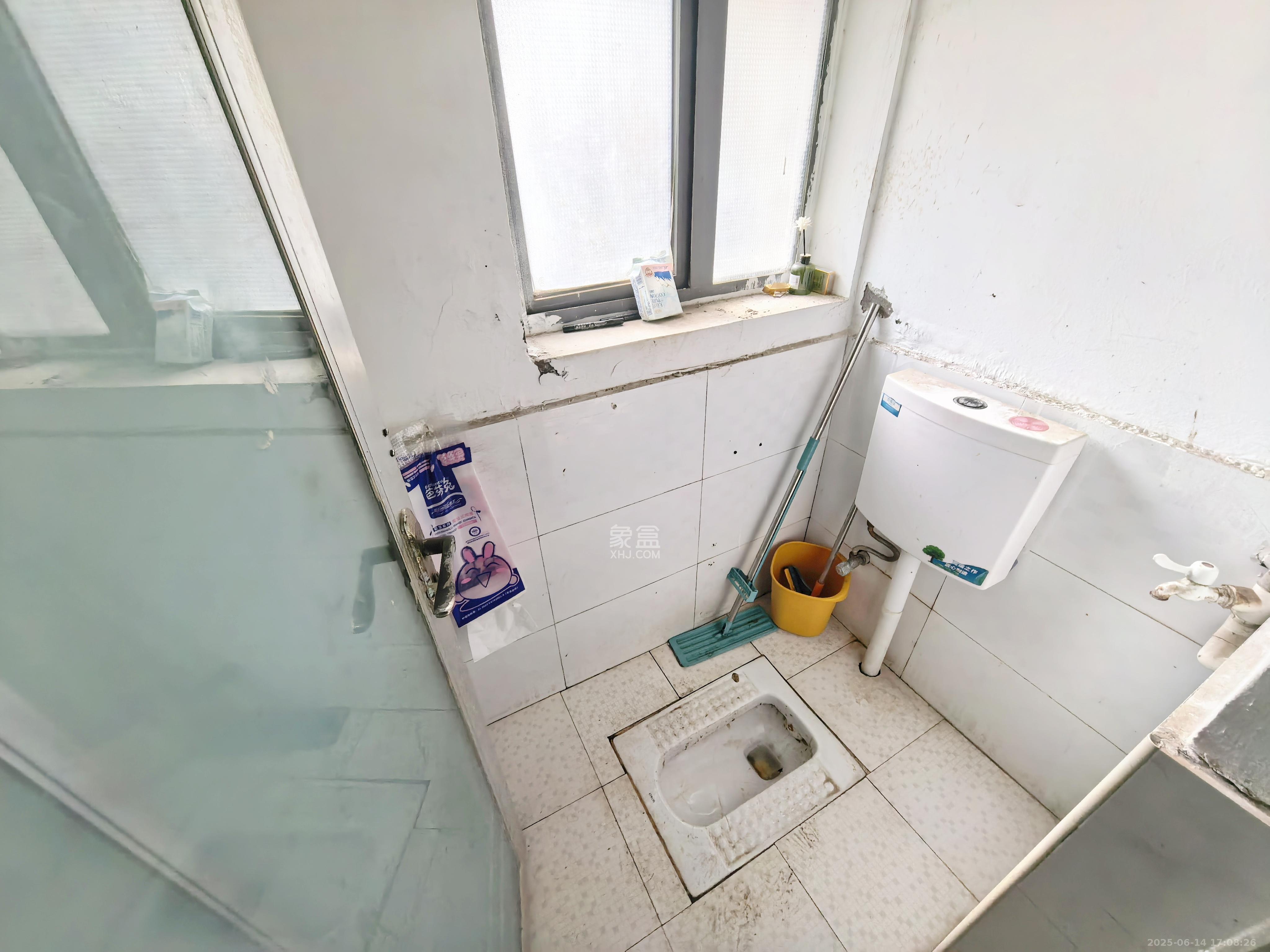 中城丽景香山园  3室2厅2卫   3300.00元/月室内图