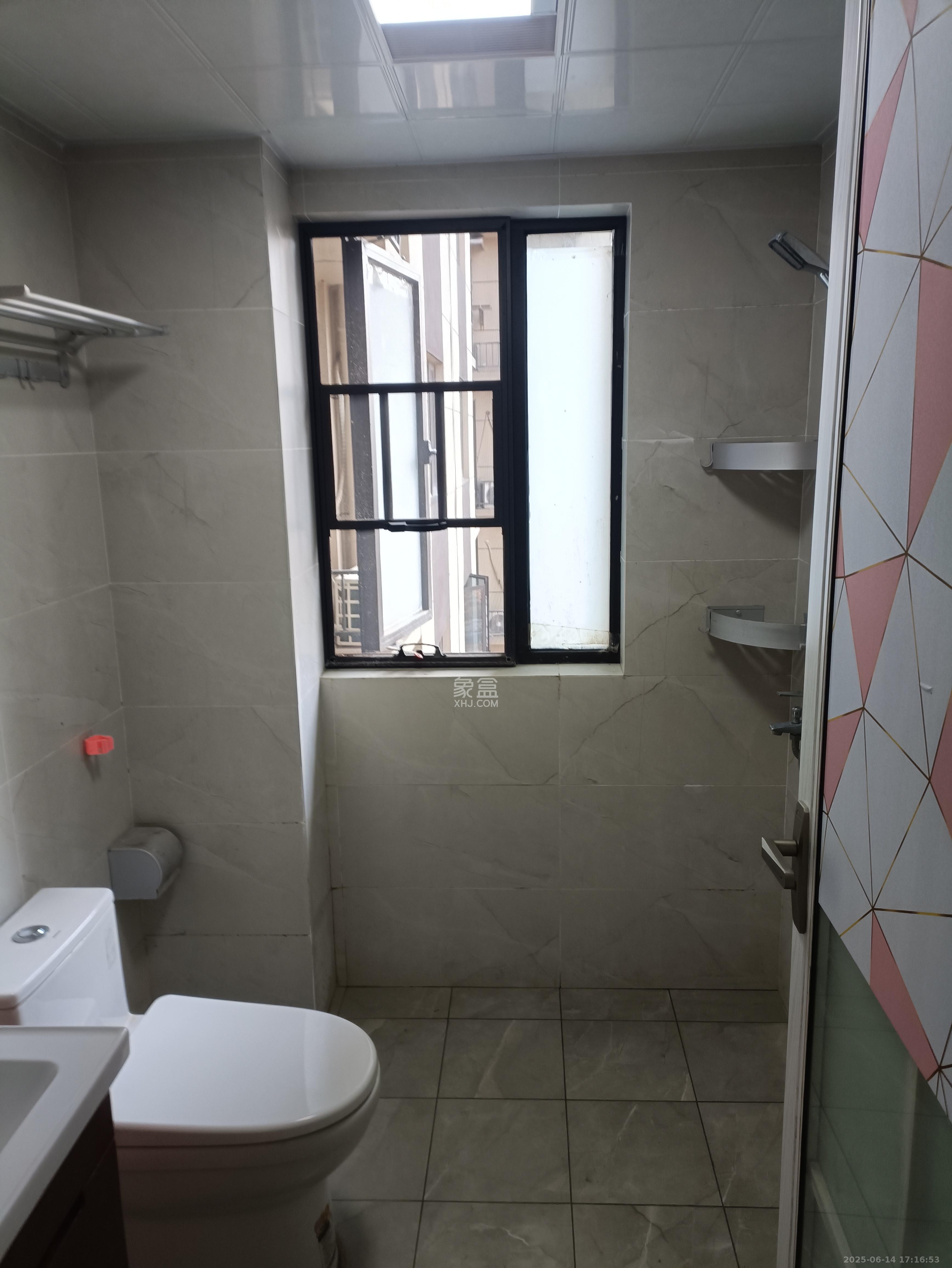 中国铁建梅溪青秀二期  3室2厅2卫   3200.00元/月室内图