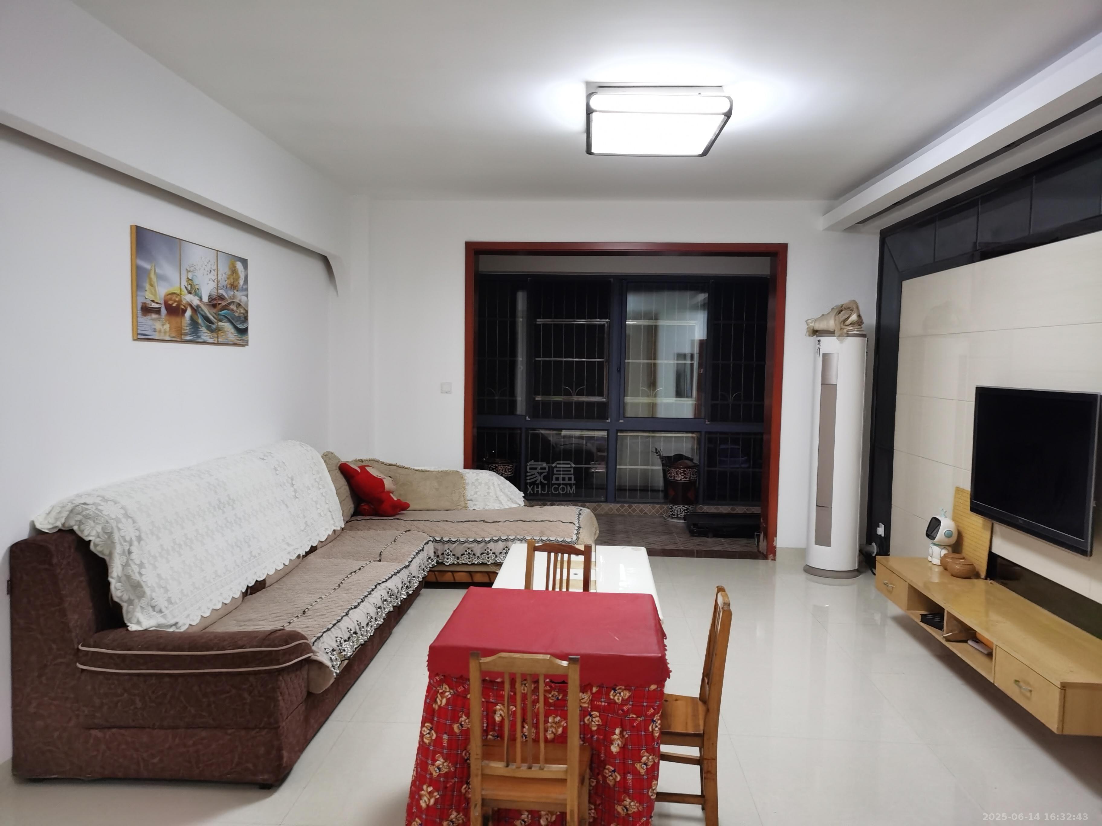 天泉一品 3室2厅2卫 1800.0元/月 天泉一品 3室2厅2卫 1800.0元/月室内图