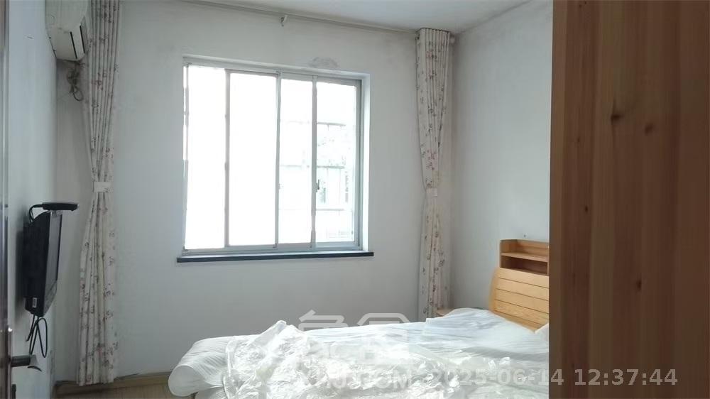 红树湾  3室2厅2卫   1800.00元/月室内图
