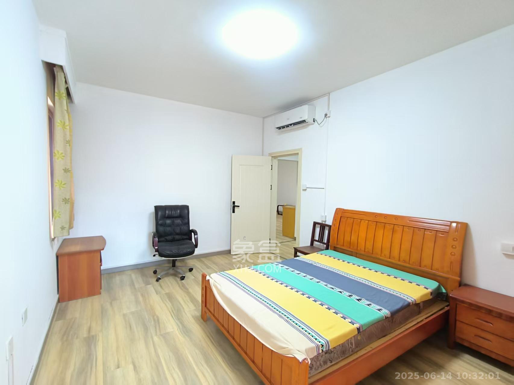 华天大酒店宿舍楼 2室1厅1卫 2900.0元/月 华天大酒店宿舍楼 2室1厅1卫 2900.0元/月室内图