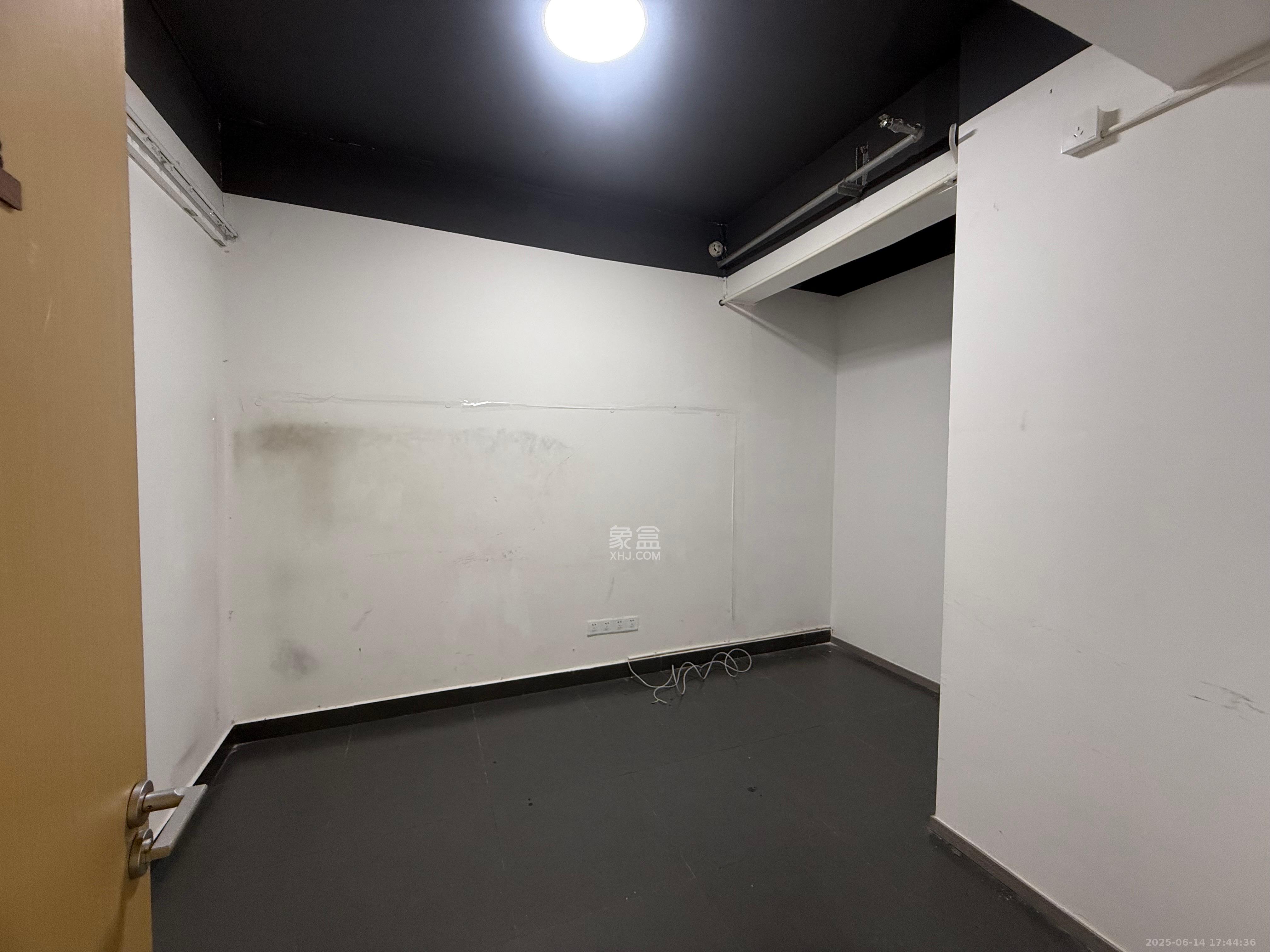 北辰三角洲B1E1区 1室1厅1卫 4500.0元/月 北辰三角洲B1E1区 1室1厅1卫 4500.0元/月室内图