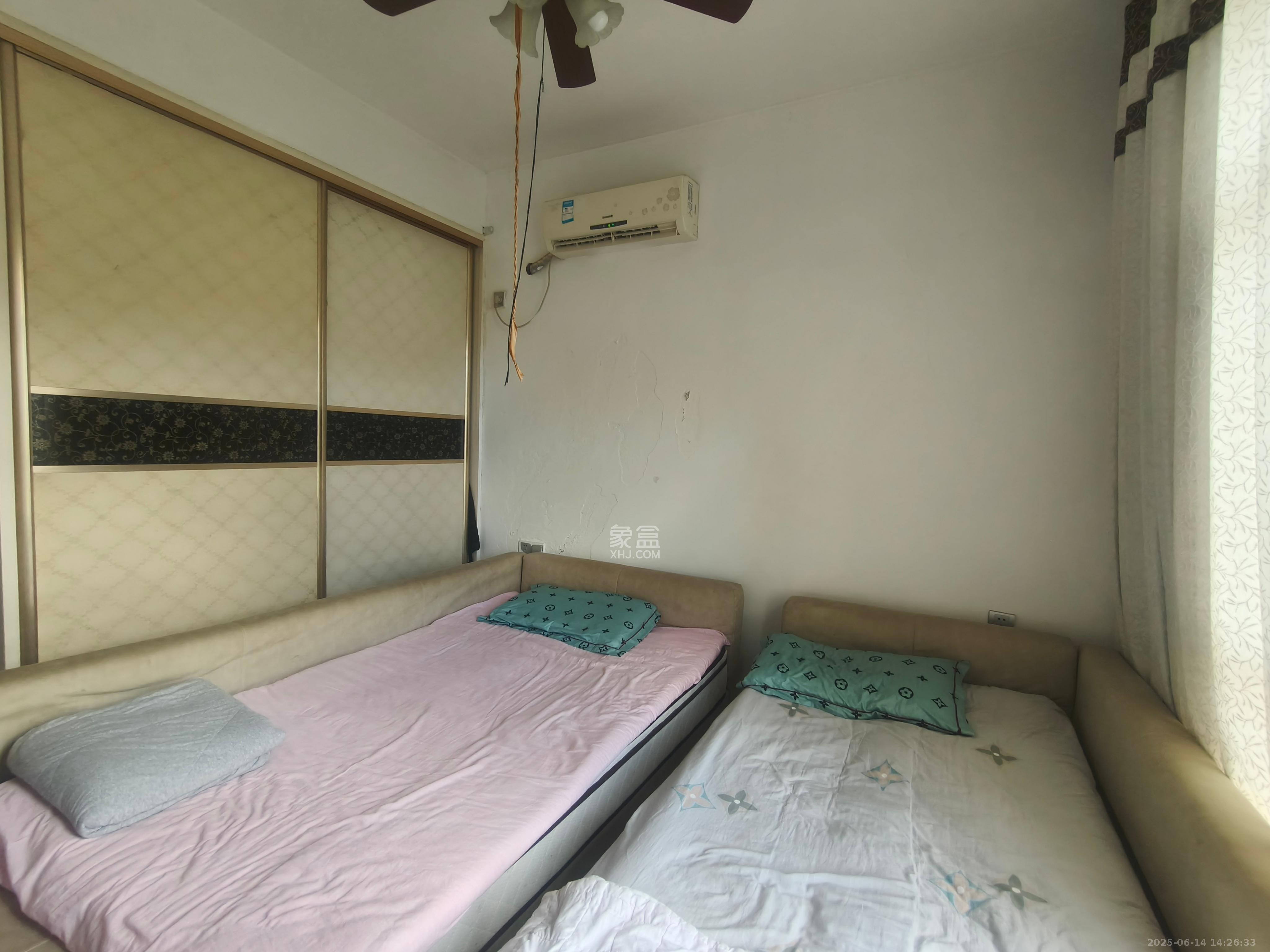 卓越蔚蓝海岸一期 4室2厅2卫 4500.0元/月 卓越蔚蓝海岸一期 4室2厅2卫 4500.0元/月室内图