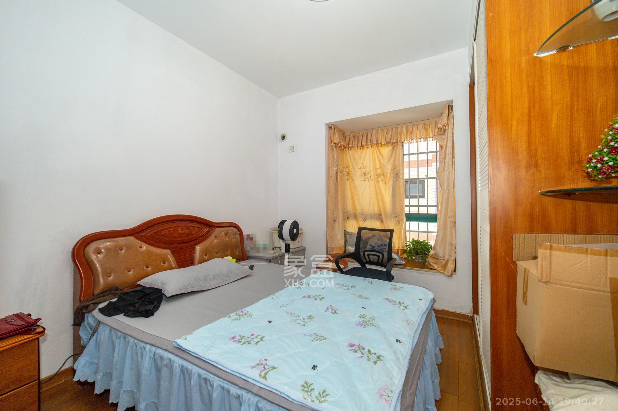 明城公寓 4室2厅2卫 100.0万 明城公寓 4室2厅2卫 100.0万卧室