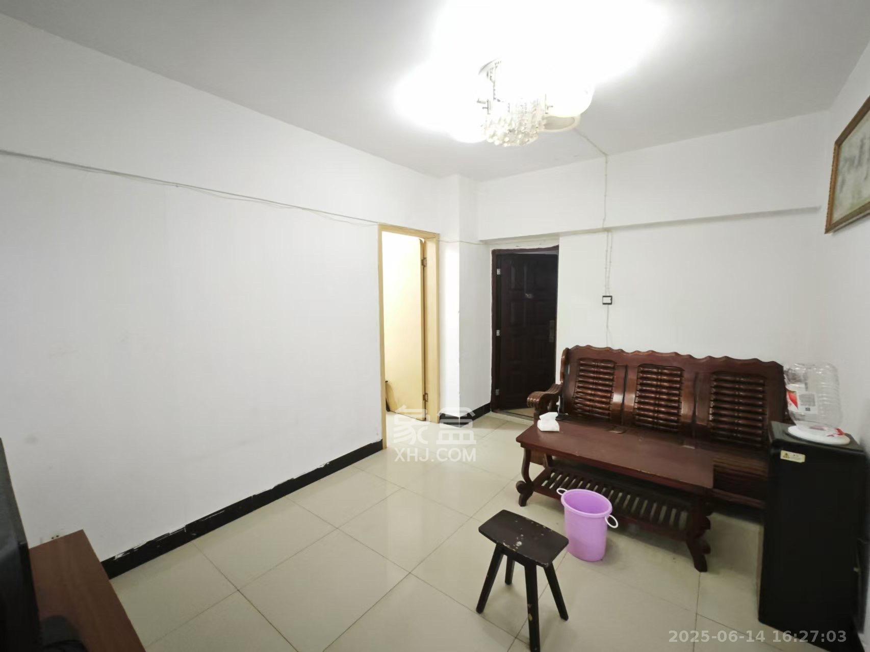 长房凤凰佳园  2室1厅1卫    1400.0元/月室内图