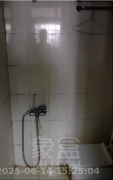 人民中路 3室1厅1卫 1200.0元/月 人民中路 3室1厅1卫 1200.0元/月室内图