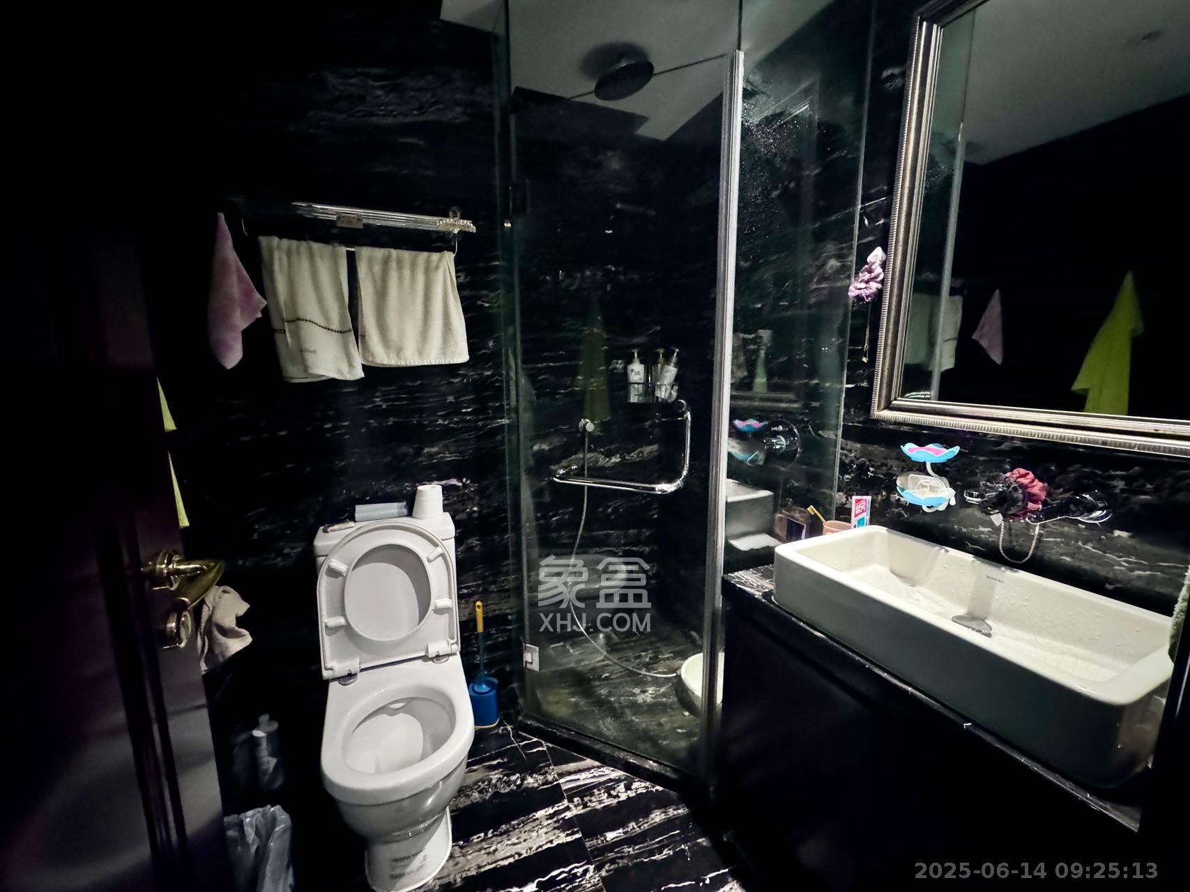 运达中央广场一、二期  3室2厅3卫    11000.0元/月 运达中央广场一、二期  3室2厅3卫    11000.0元/月室内图