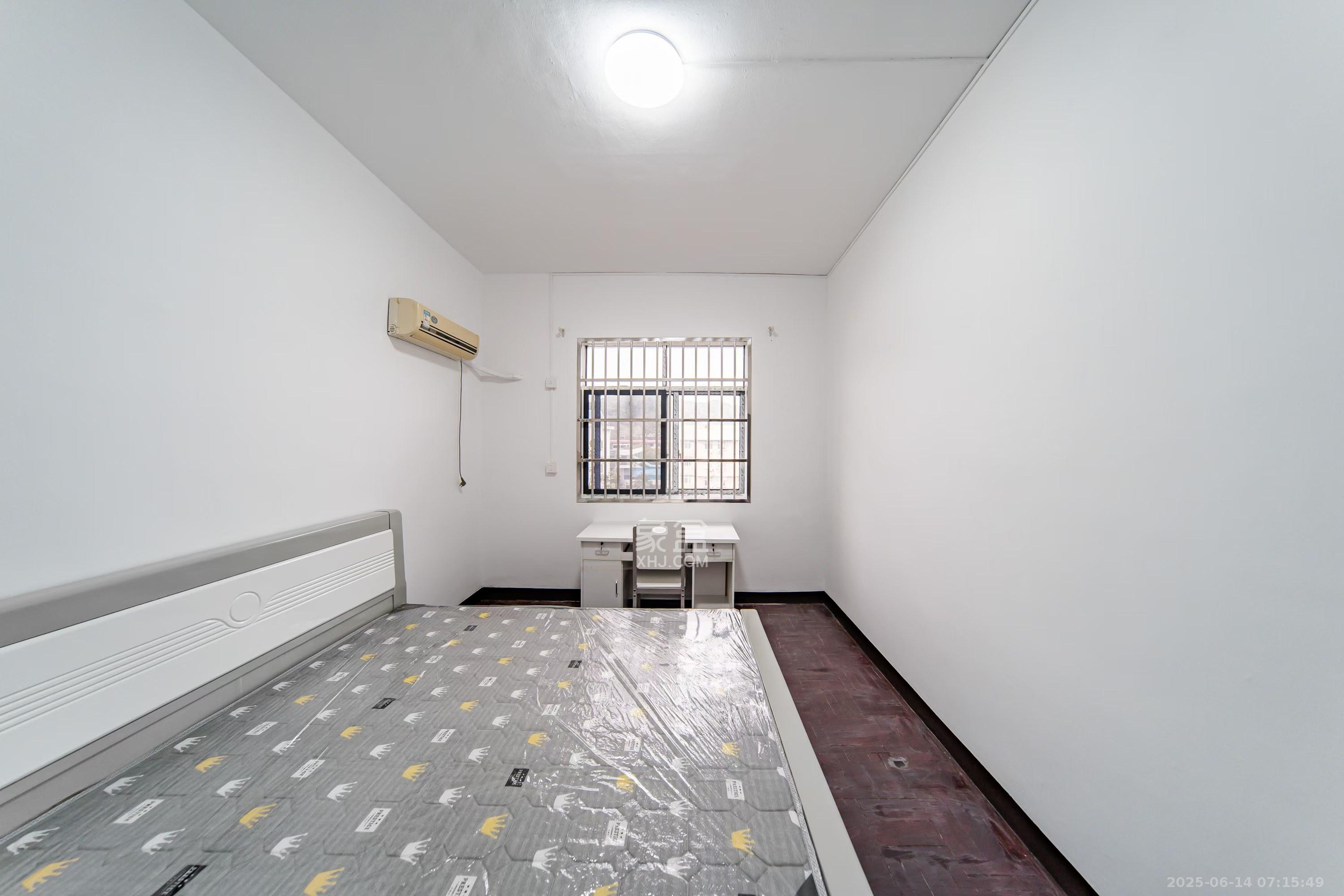 湖南大学天马西村 3室2厅2卫 3200.0元/月 湖南大学天马西村 3室2厅2卫 3200.0元/月室内图