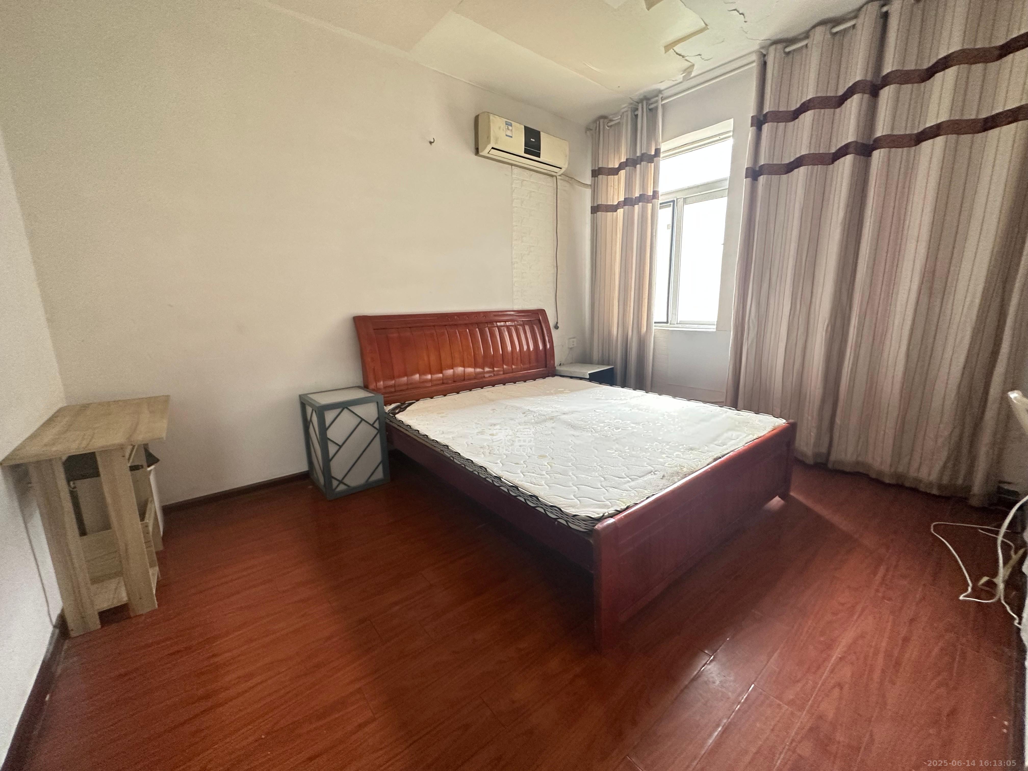 新湘路社区 3室2厅1卫 2100.0元/月 新湘路社区 3室2厅1卫 2100.0元/月室内图