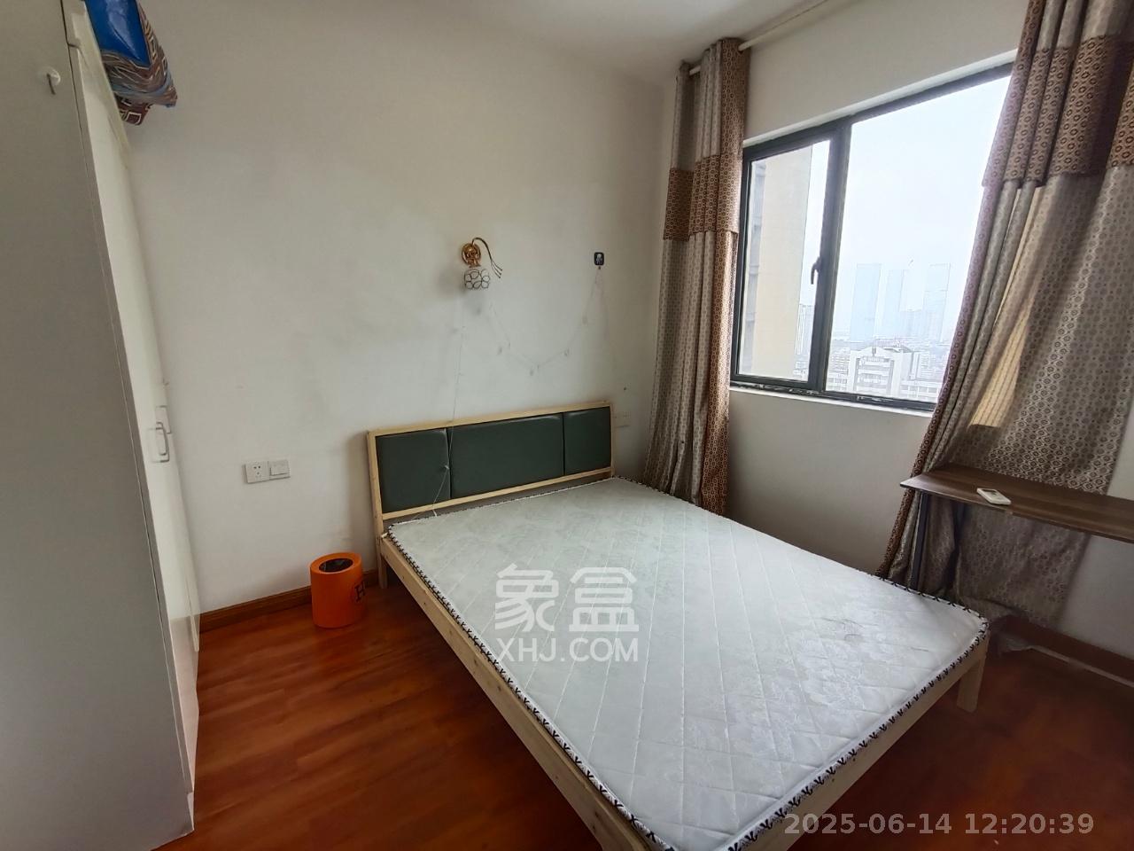 荣盛花语书苑  3室2厅2卫   2800.00元/月室内图