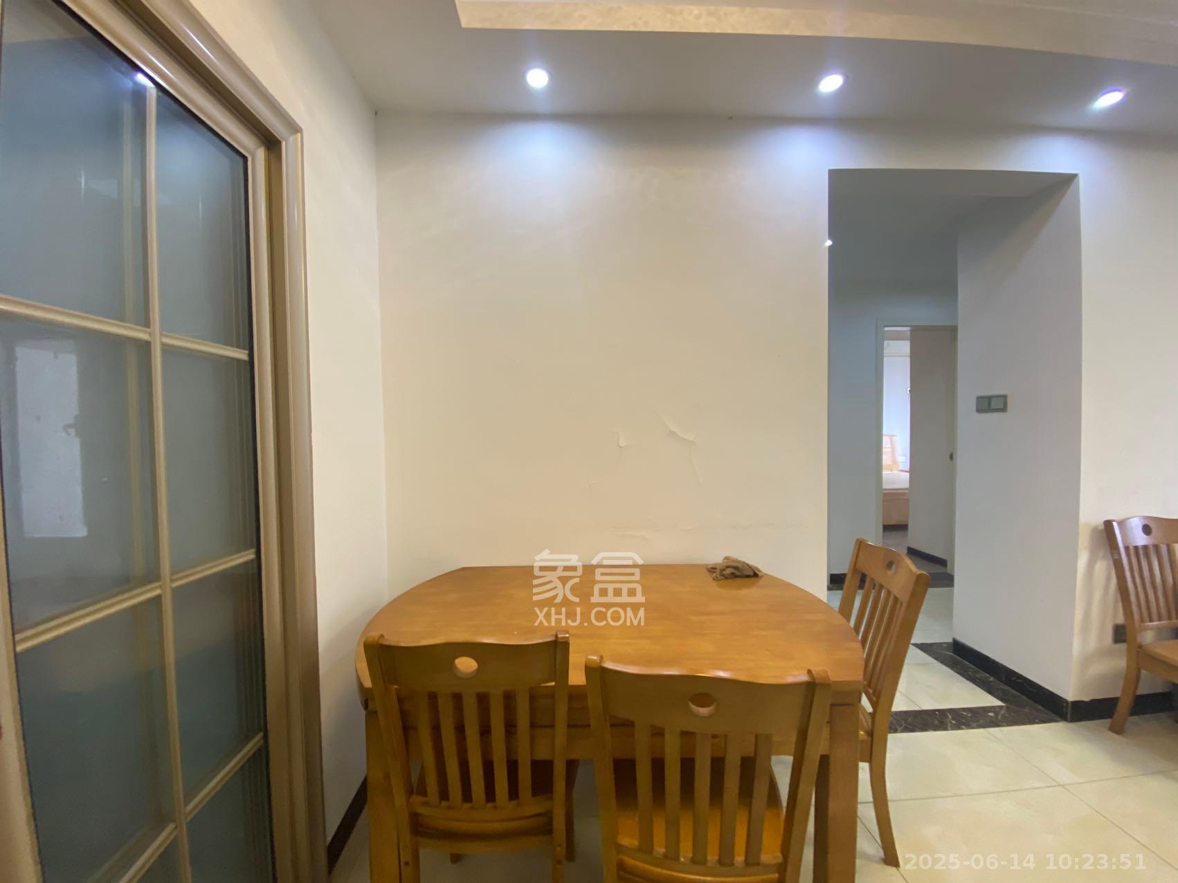 金鼎公园尚 2室2厅1卫 1800.0元/月 金鼎公园尚 2室2厅1卫 1800.0元/月室内图