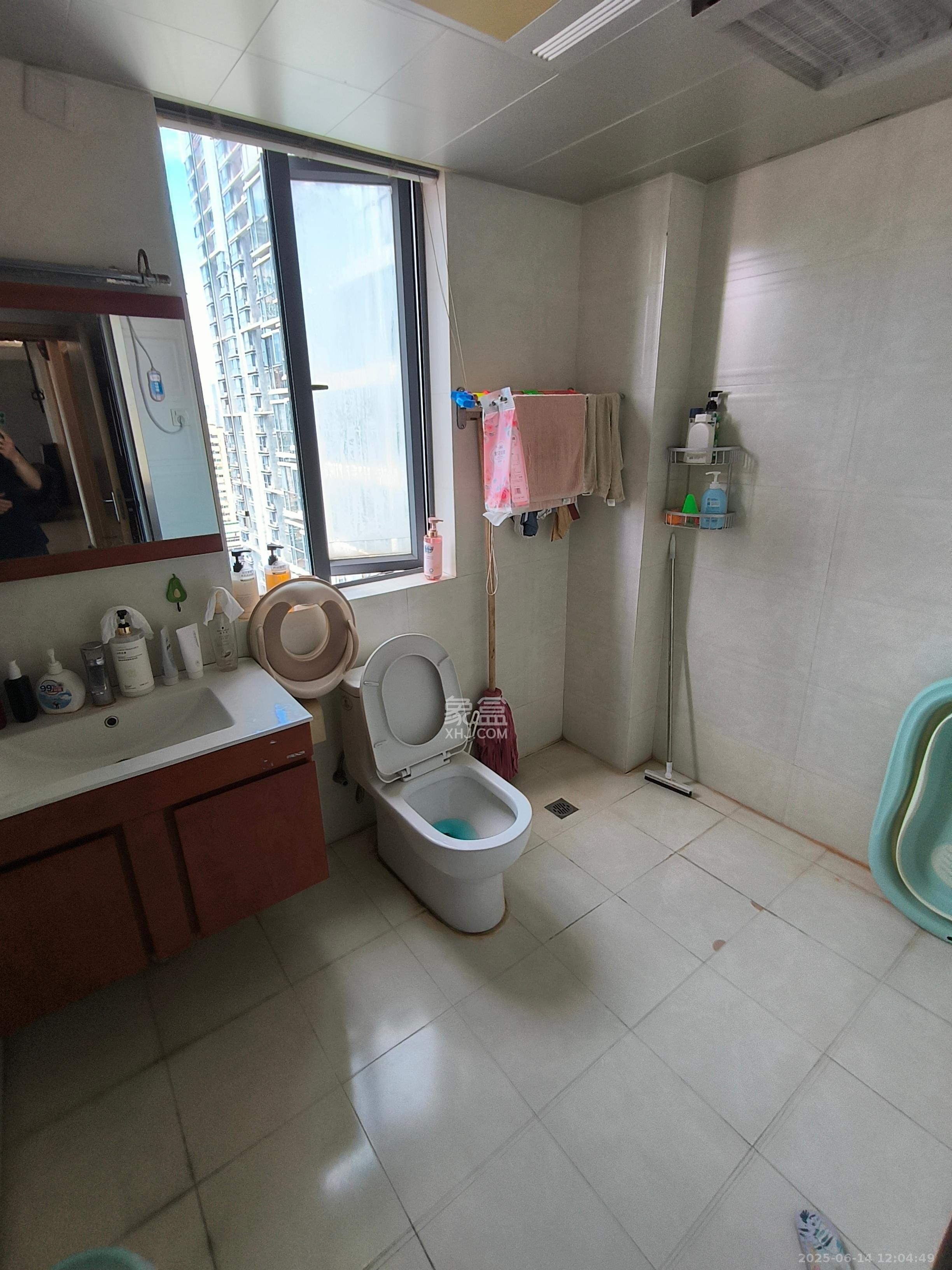 湘域中央 3室2厅2卫 5500.0元/月 湘域中央 3室2厅2卫 5500.0元/月室内图