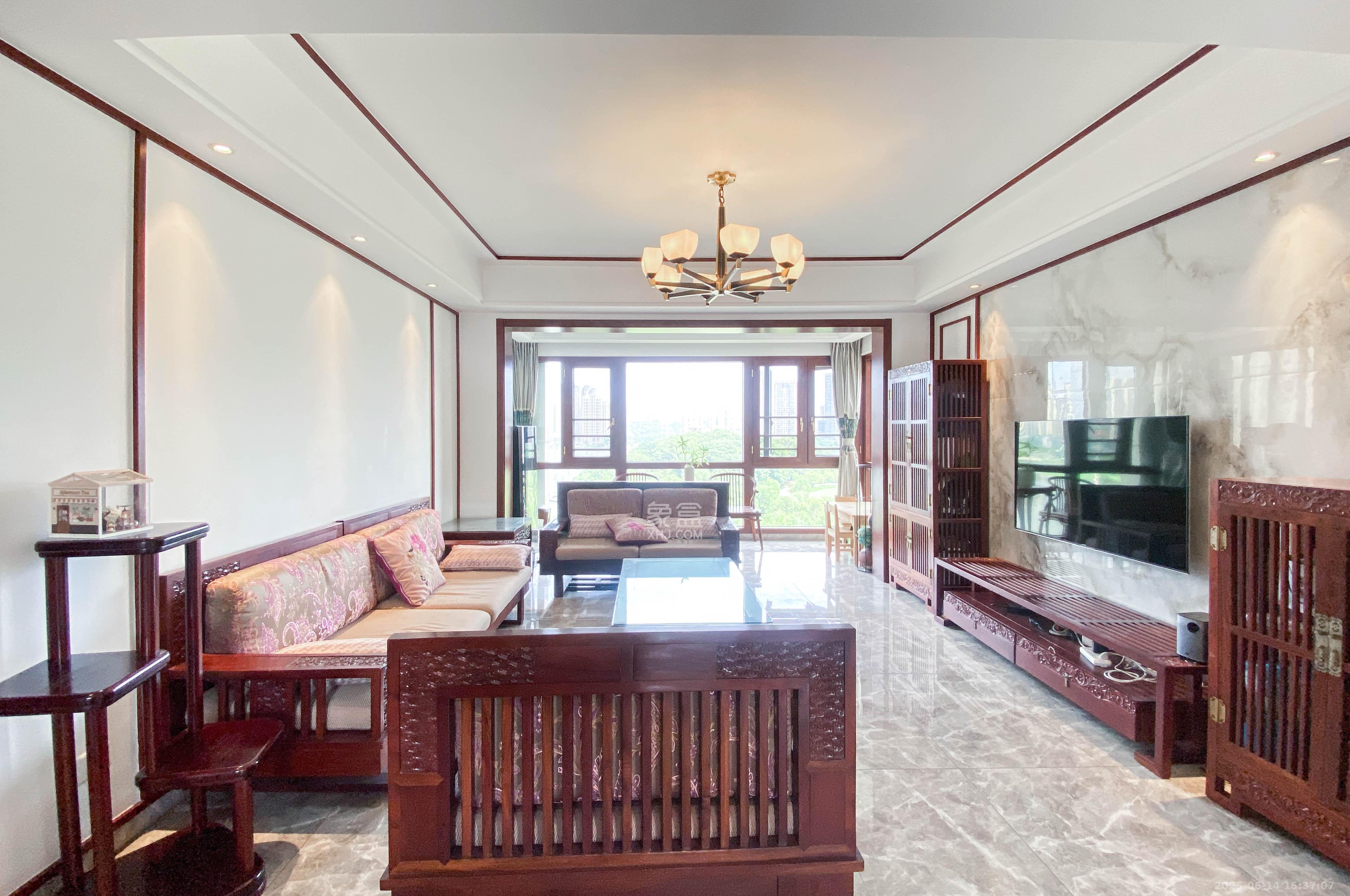 佳兆业云顶梅溪湖(佳兆业梅溪荟)  4室2厅2卫    230.0万 佳兆业云顶梅溪湖(佳兆业梅溪荟)  4室2厅2卫    230.0万客厅