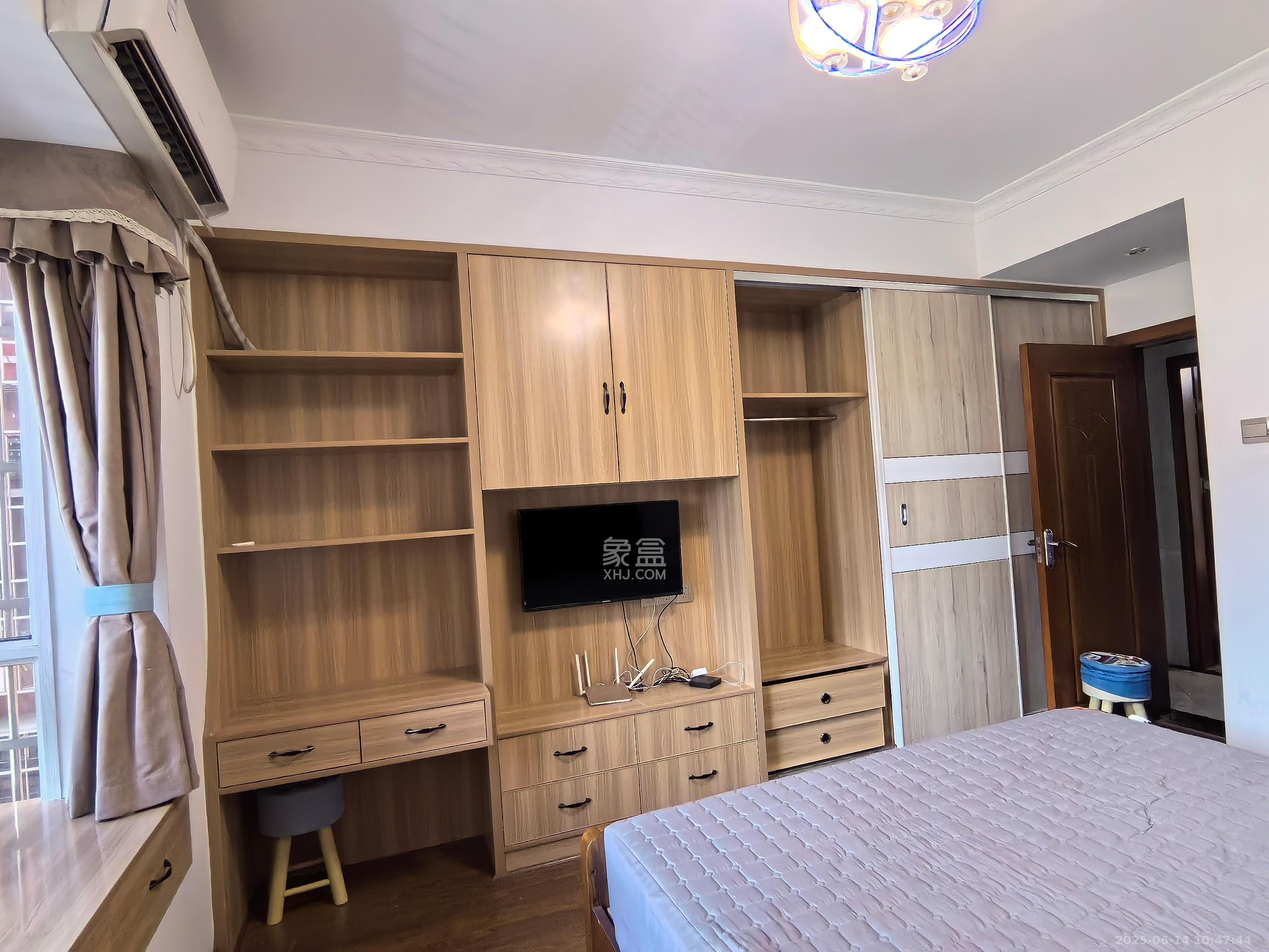 凯富南方鑫城  4室2厅2卫    2800.0元/月 凯富南方鑫城  4室2厅2卫    2800.0元/月室内图