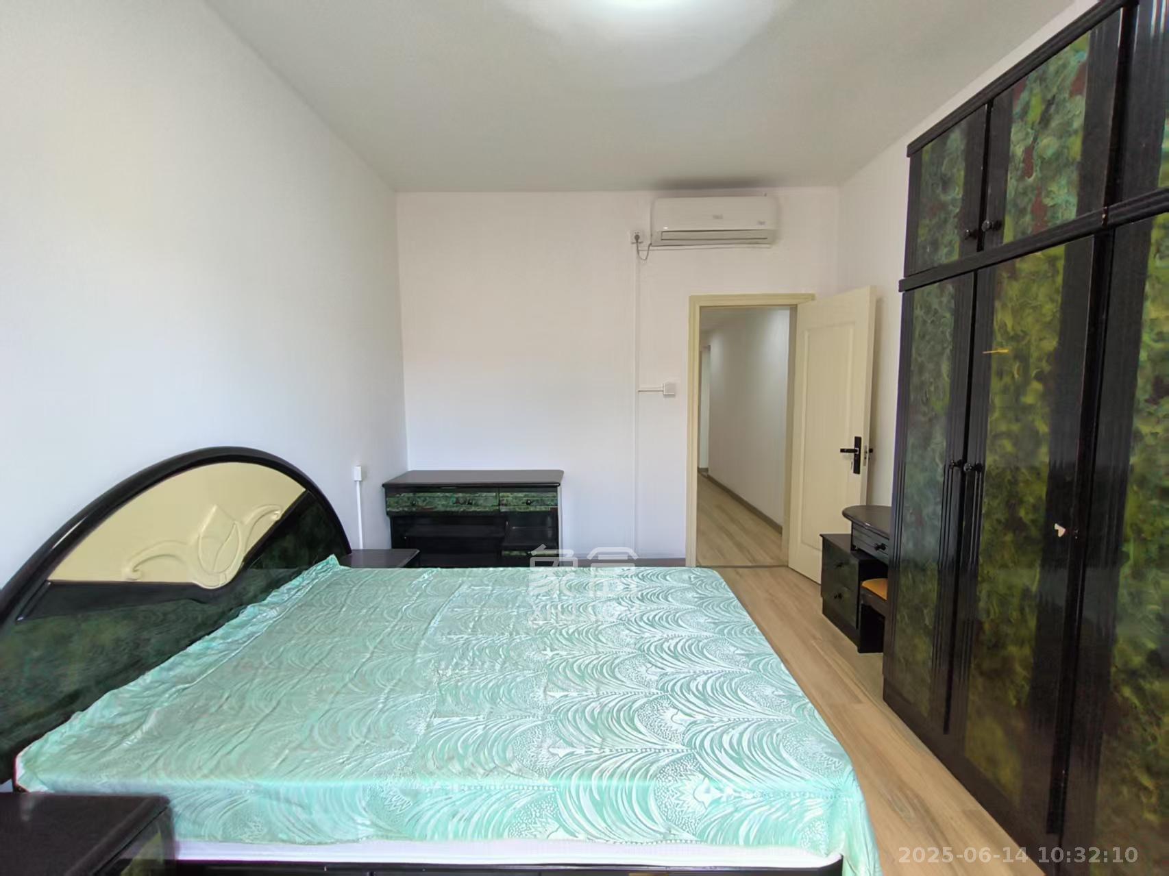 华天大酒店宿舍楼 2室1厅1卫 2900.0元/月 华天大酒店宿舍楼 2室1厅1卫 2900.0元/月室内图