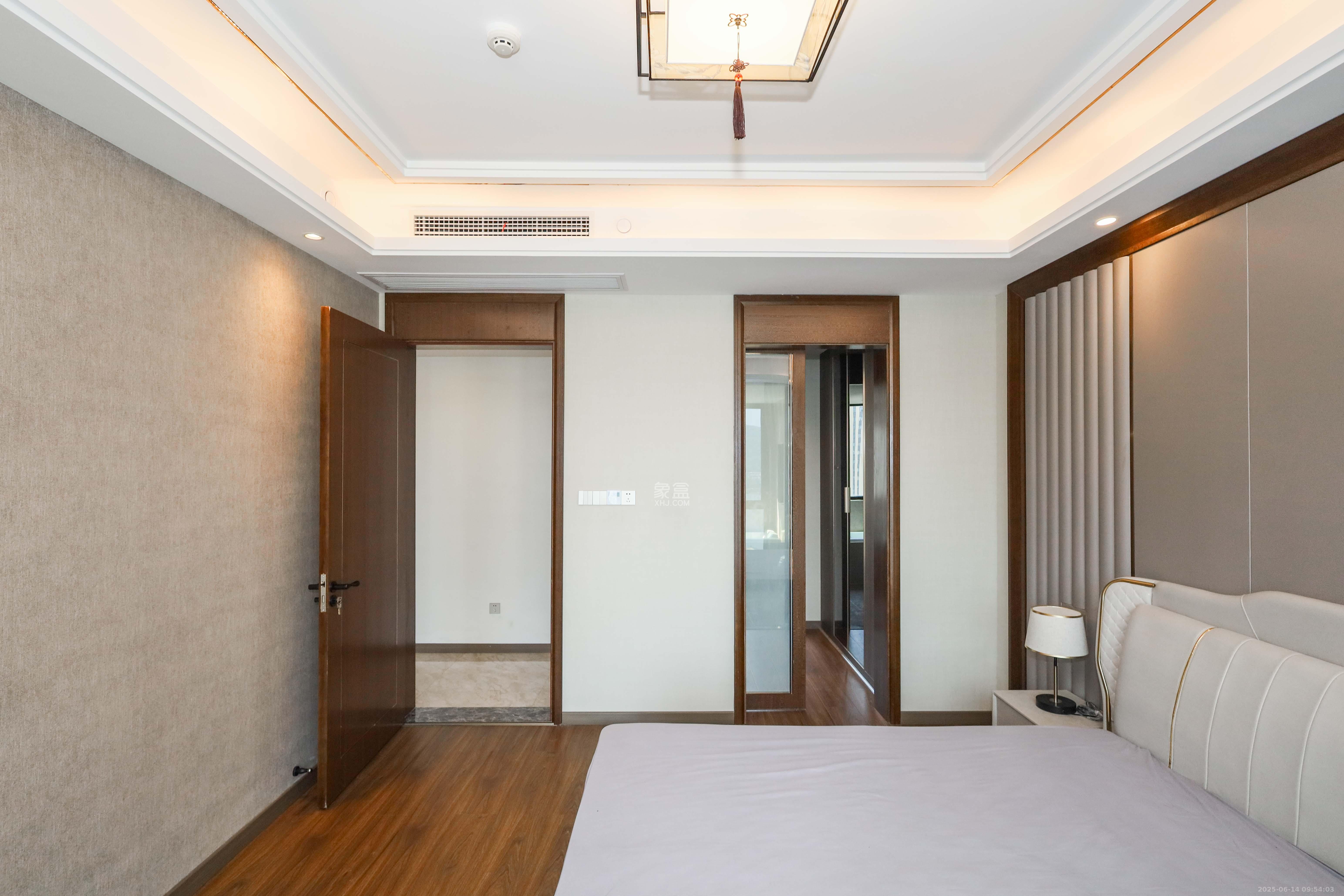 晟通牡丹舸  3室2厅2卫   520.00万卧室