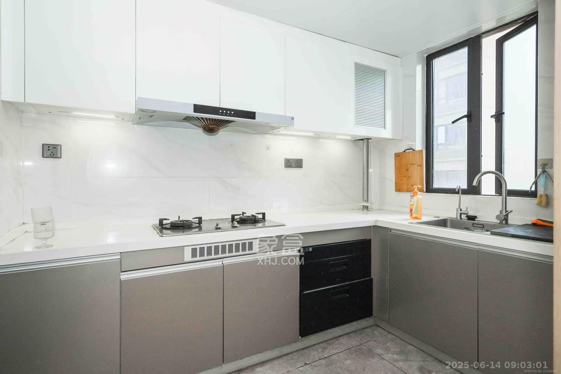 招商华发依云曦城  4室2厅2卫    3000.0元/月室内图