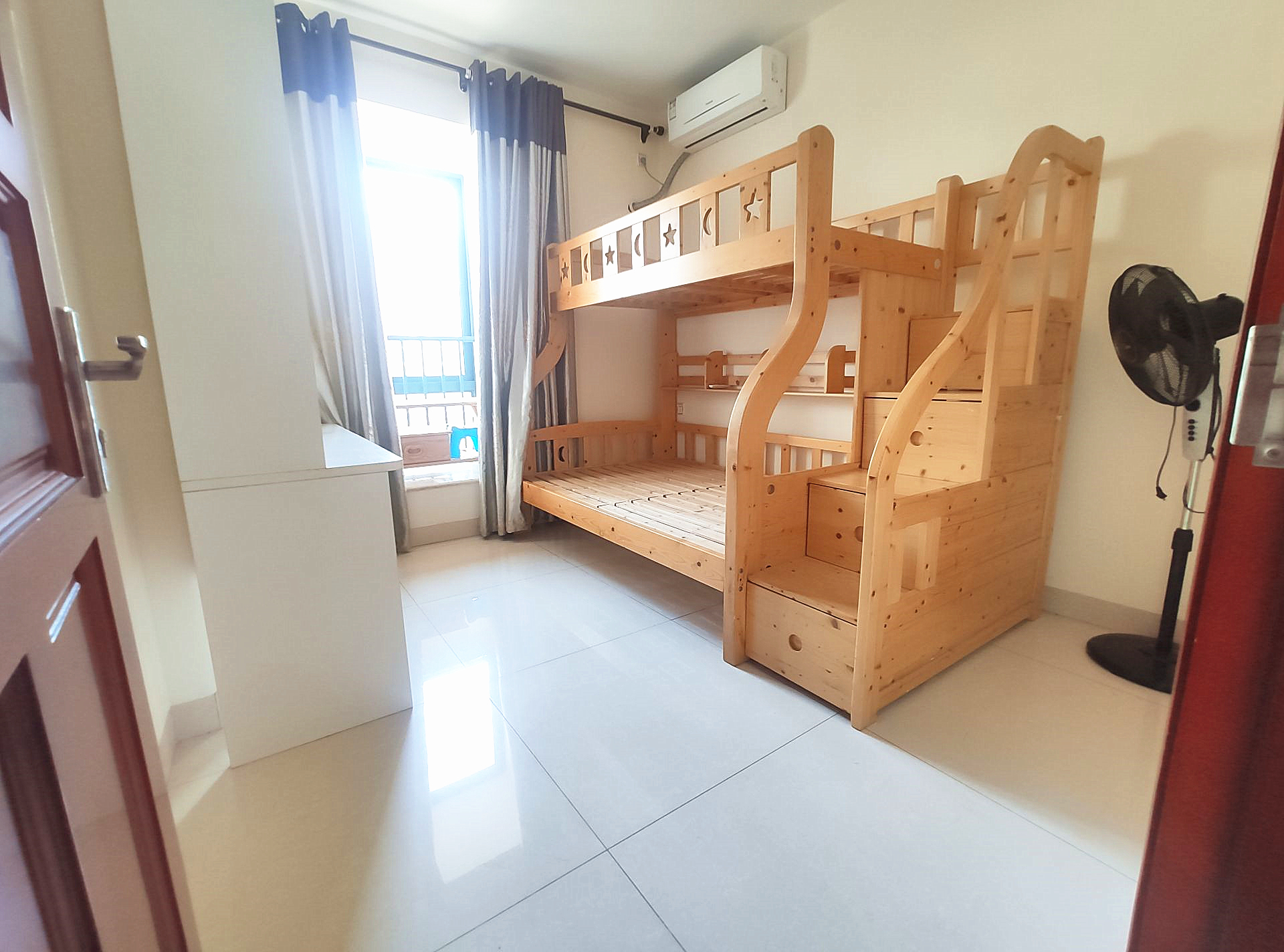 万花坊  3室1厅1卫    3200.0元/月 万花坊  3室1厅1卫    3200.0元/月室内图