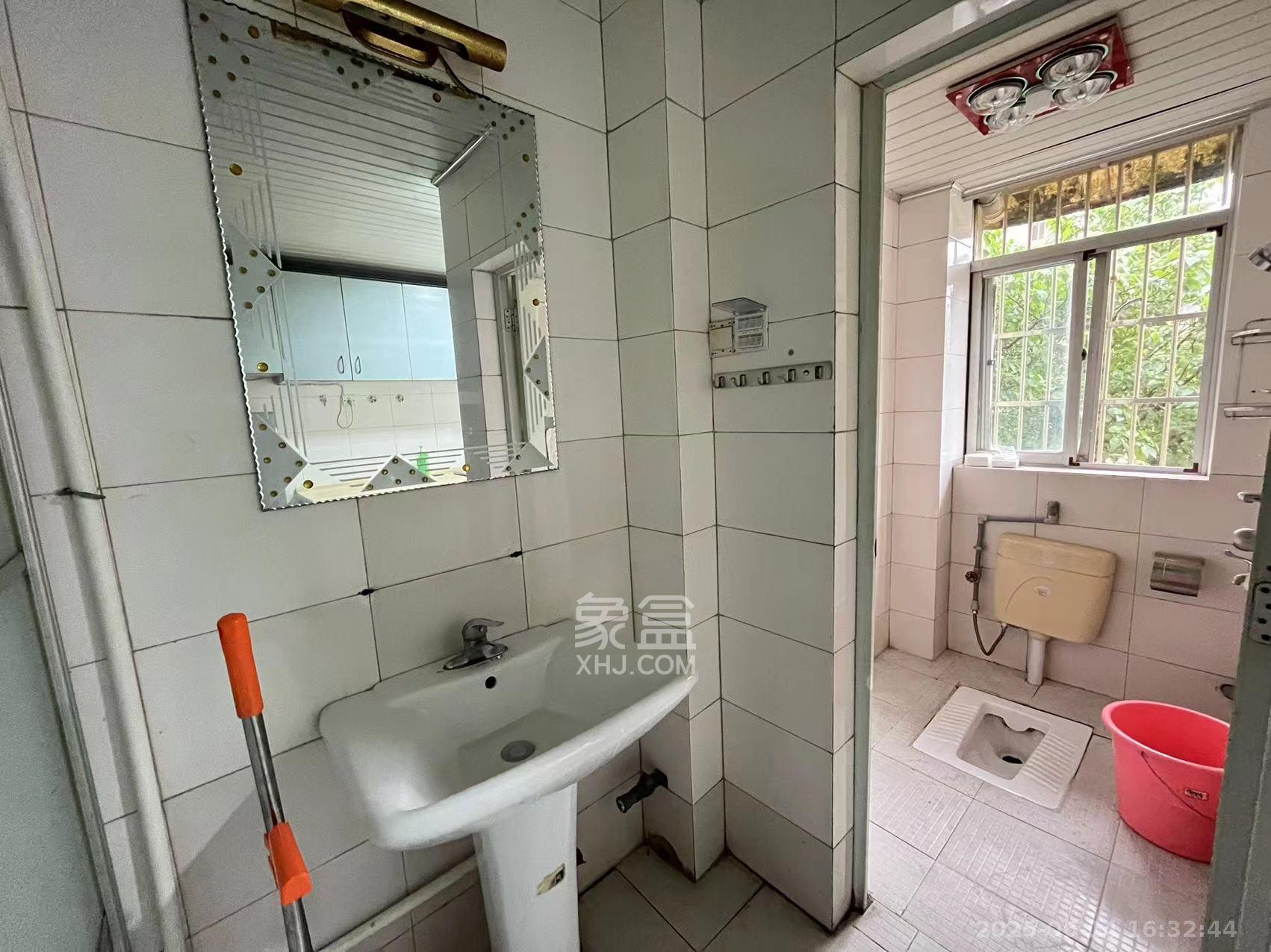 中建五局天心苑  3室2厅2卫    2000.0元/月 中建五局天心苑  3室2厅2卫    2000.0元/月室内图