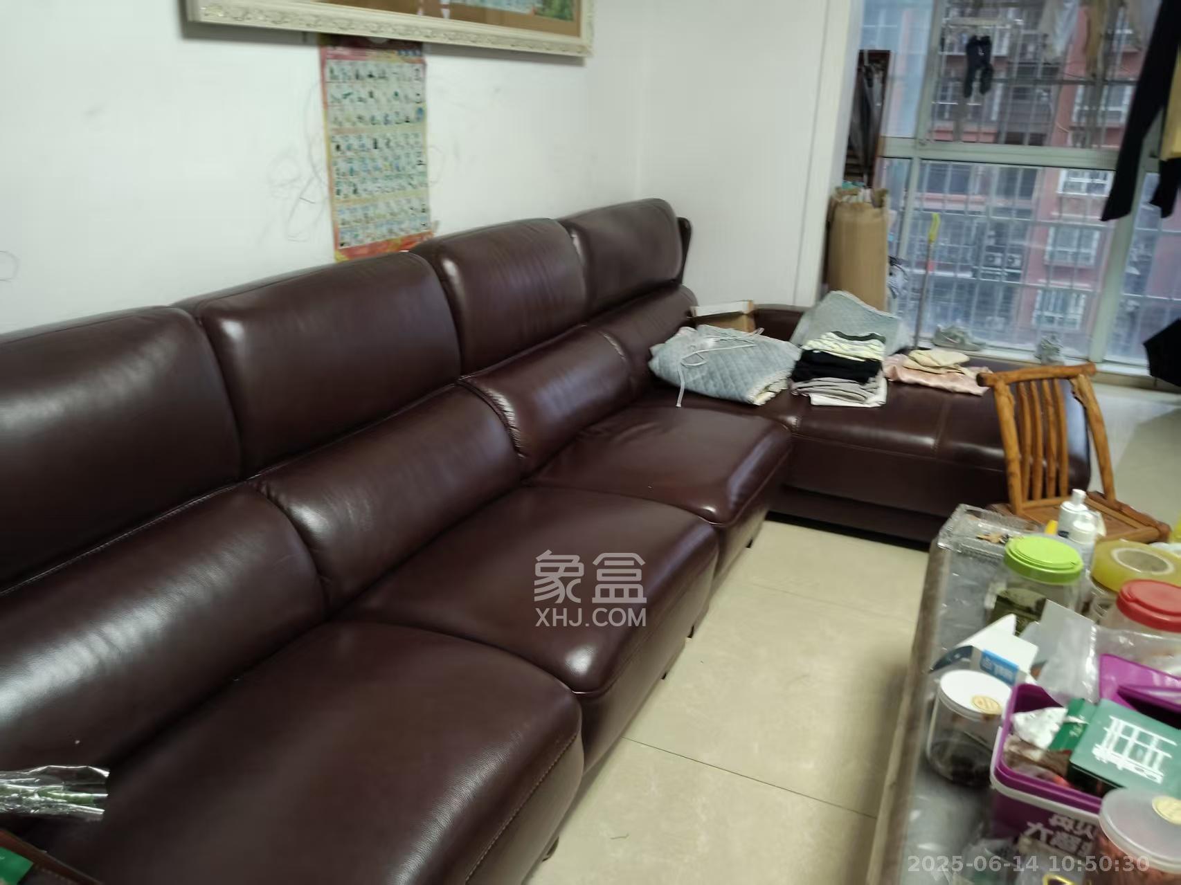 凯富南方鑫城 3室2厅2卫 2500.0元/月 凯富南方鑫城 3室2厅2卫 2500.0元/月室内图