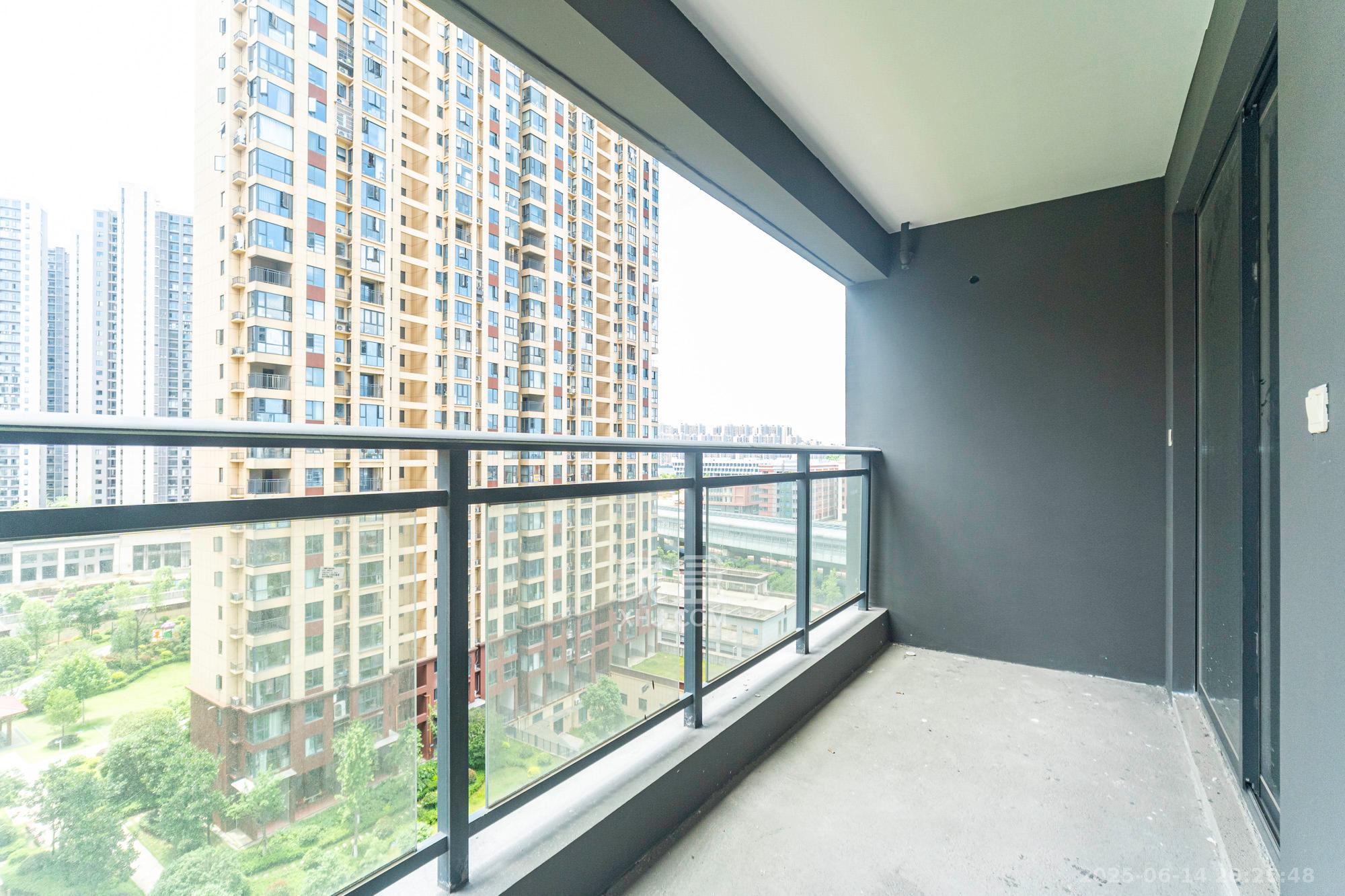 粤吉汇玺 4室2厅1卫 115.0万 粤吉汇玺 4室2厅1卫 115.0万阳台