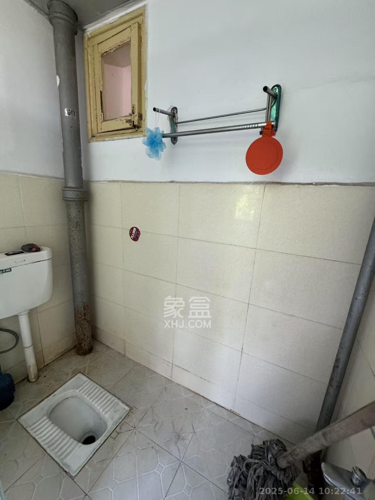建工集团单位房  4室2厅1卫   2600.00元/月室内图