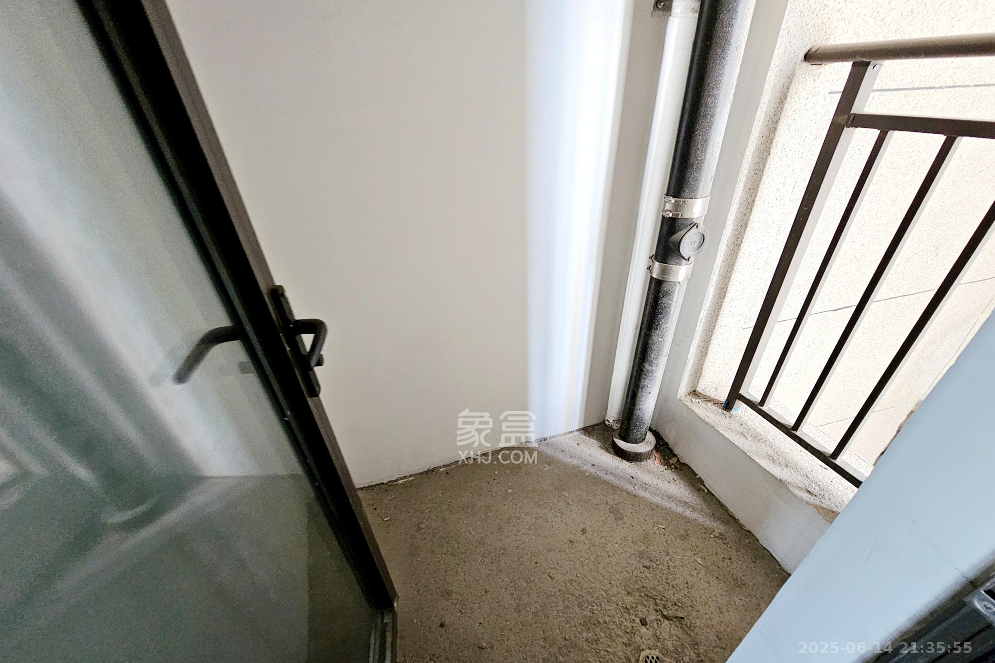 阳光城尚东湾悦江府  3室2厅2卫    100.0万 阳光城尚东湾悦江府  3室2厅2卫    100.0万阳台