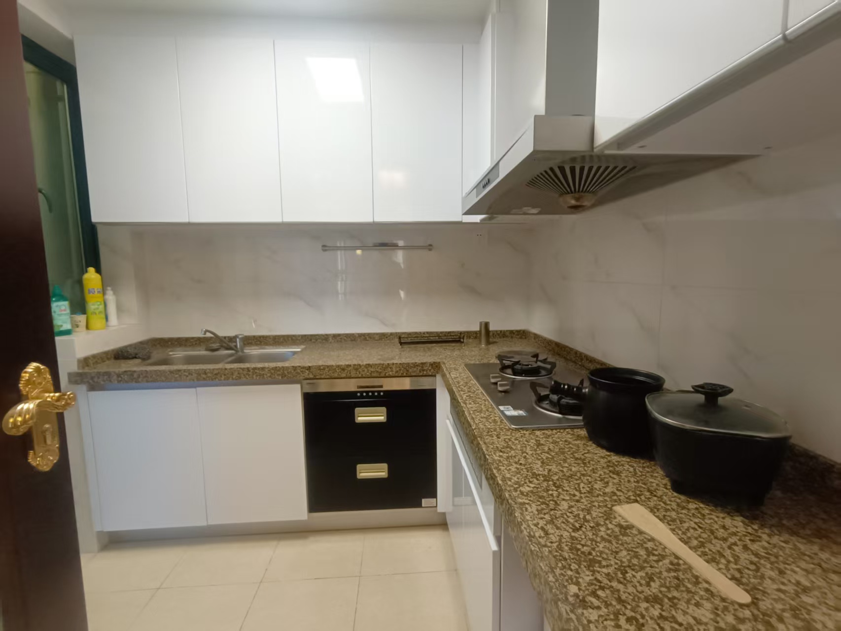 恒大绿洲 3室2厅2卫 1800.0元/月 恒大绿洲 3室2厅2卫 1800.0元/月室内图