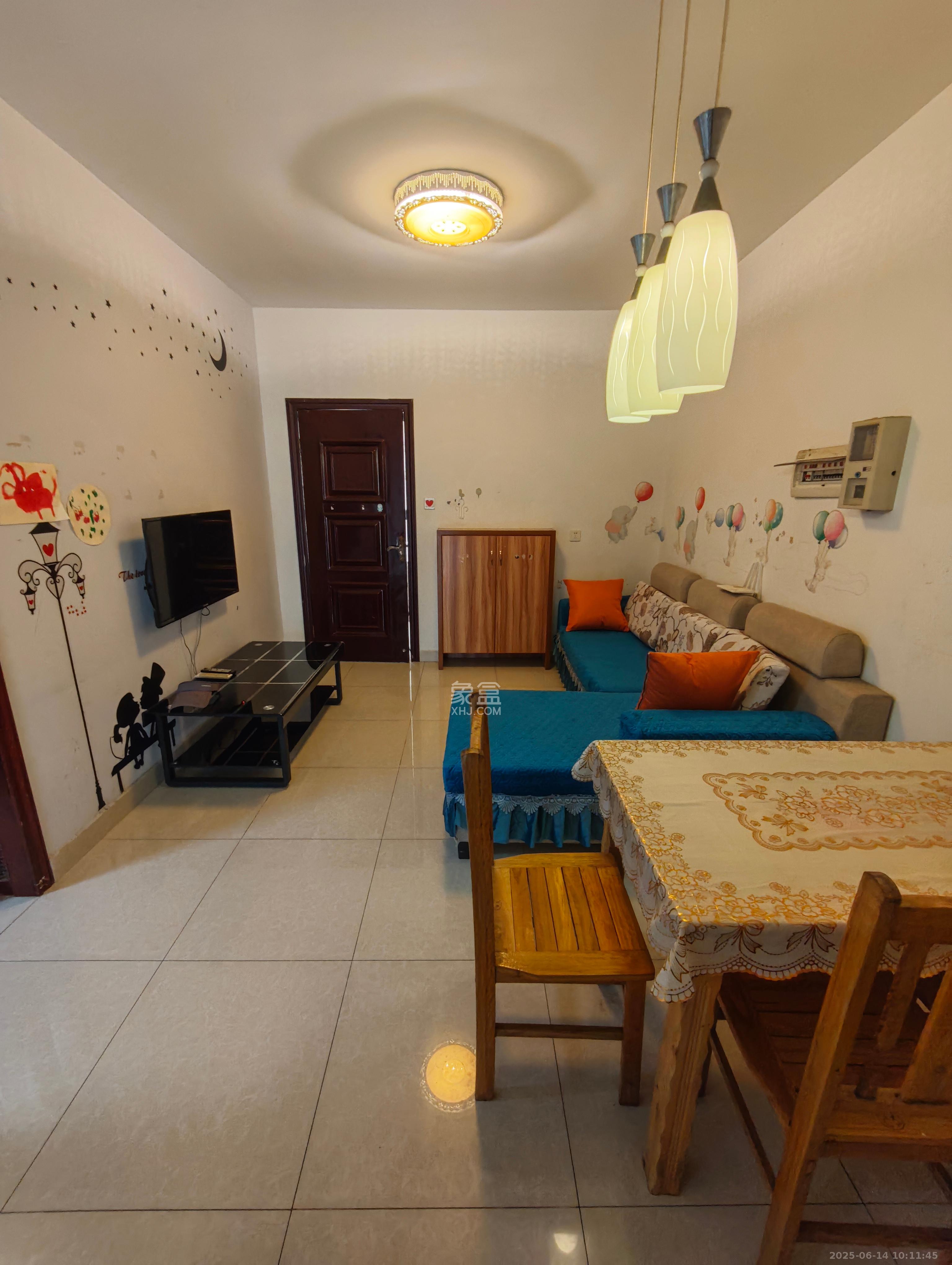 爵士湘 4室2厅1卫 1280.0元/月 爵士湘 4室2厅1卫 1280.0元/月室内图