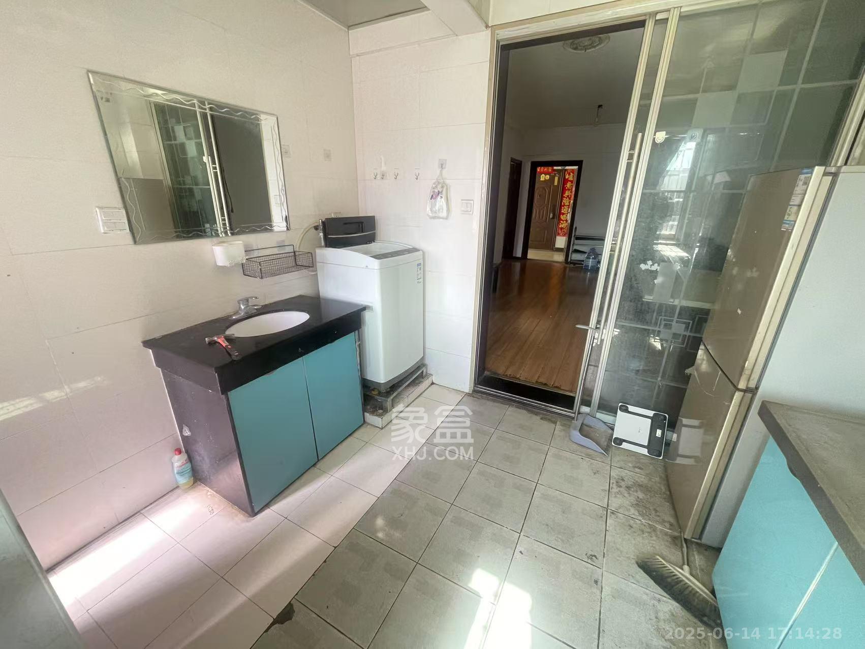 添景阁 2室1厅1卫 1800.0元/月 添景阁 2室1厅1卫 1800.0元/月室内图