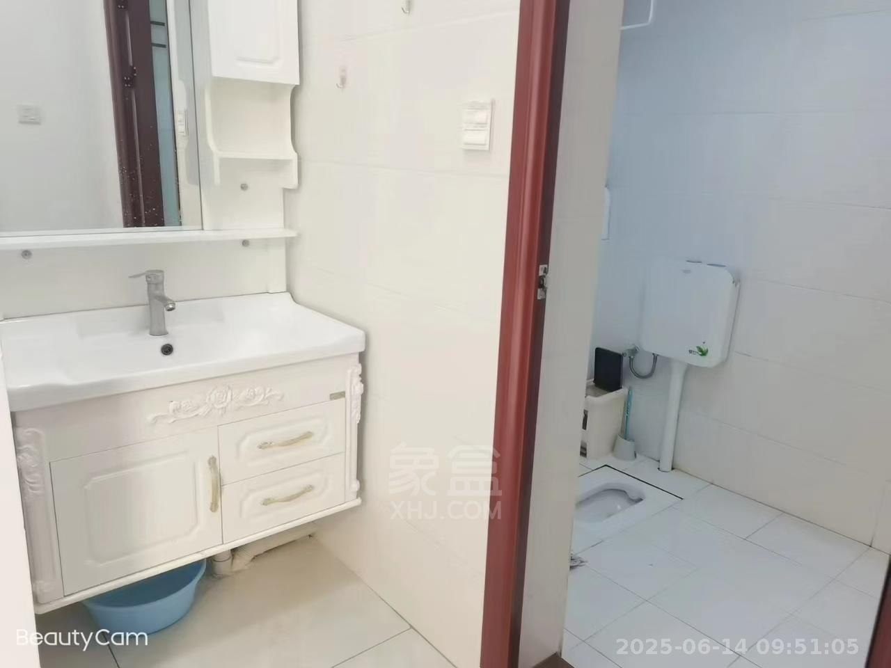 庐山春天早安华晨 2室2厅1卫 1700.0元/月 庐山春天早安华晨 2室2厅1卫 1700.0元/月室内图