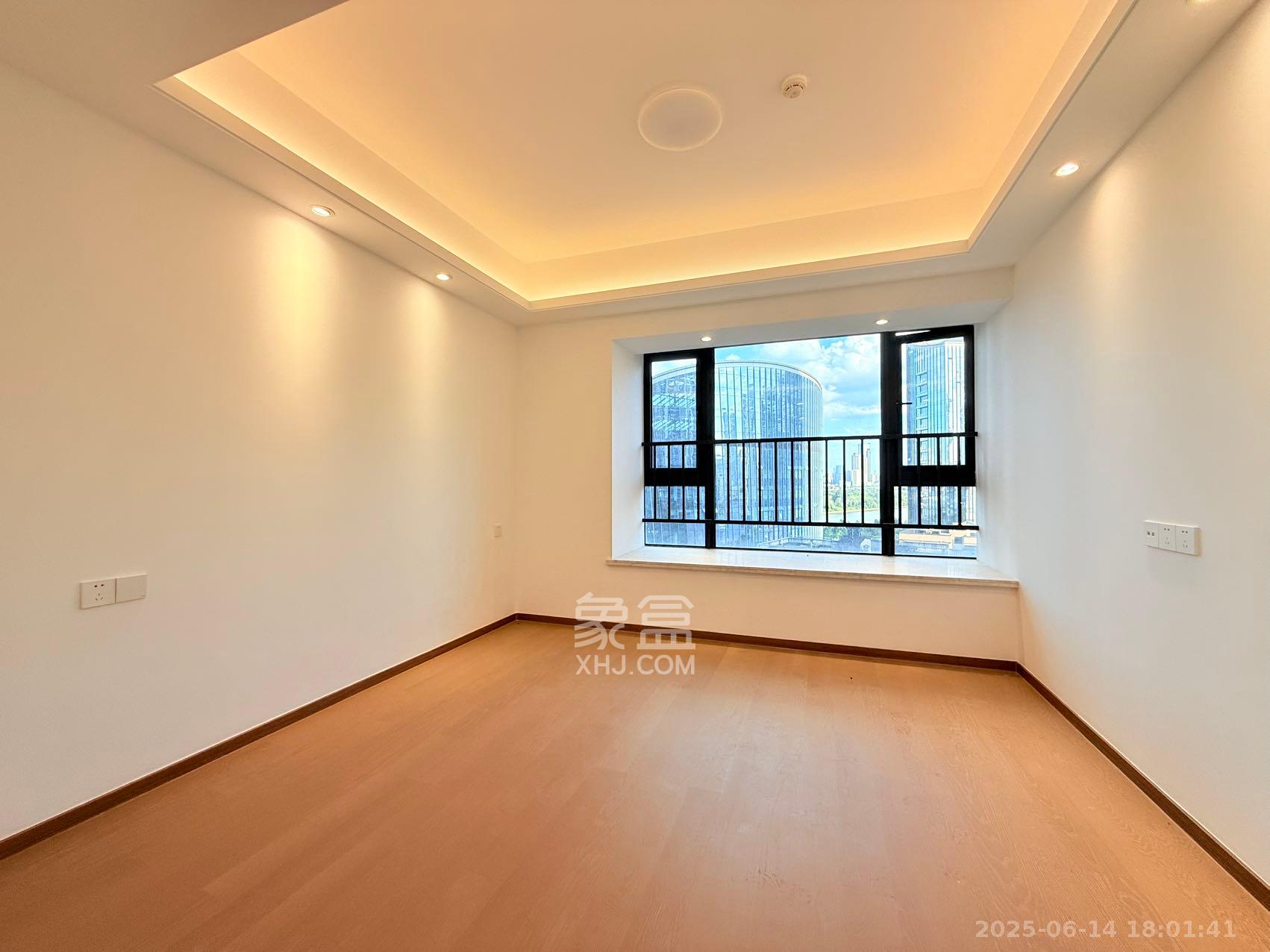 滨江府1913 5室2厅3卫 8000.0元/月 滨江府1913 5室2厅3卫 8000.0元/月室内图