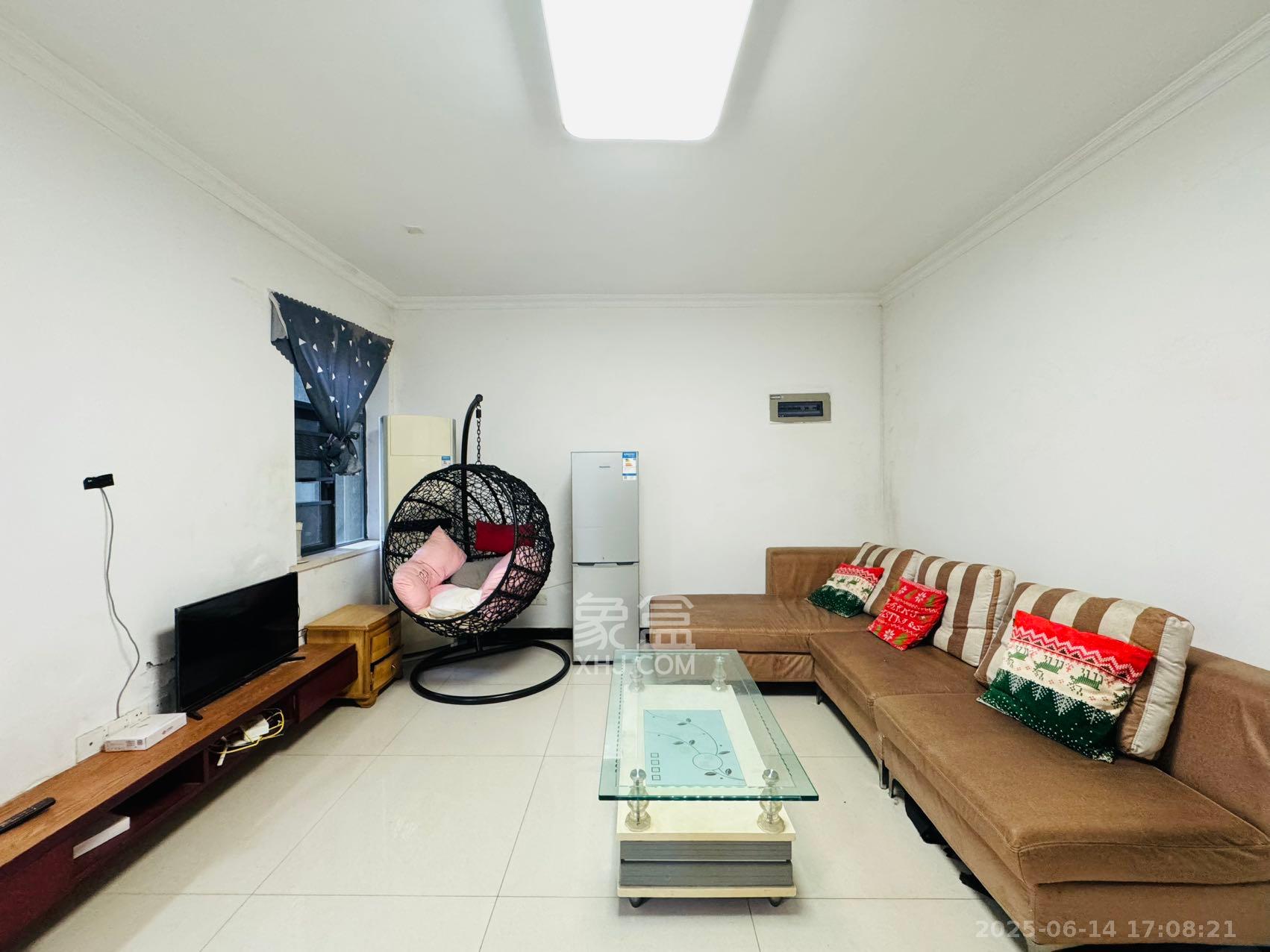 茶山馨苑  2室1厅1卫    2300.0元/月 茶山馨苑  2室1厅1卫    2300.0元/月室内图