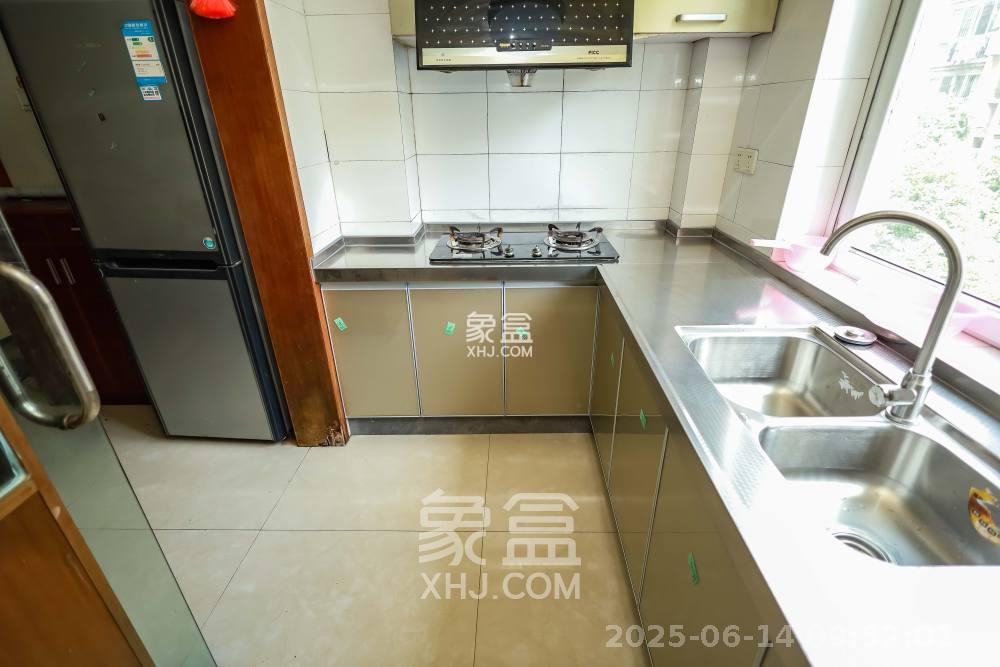 长房西郡  3室2厅1卫   2000.00元/月室内图
