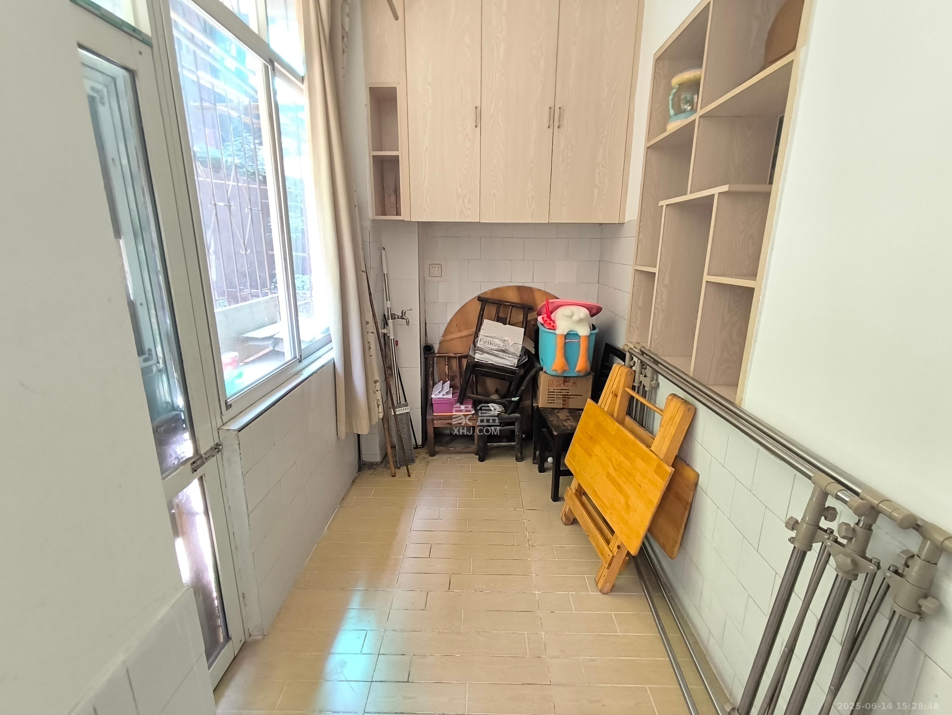 化油器厂宿舍  2室1厅1卫   2000.00元/月室内图