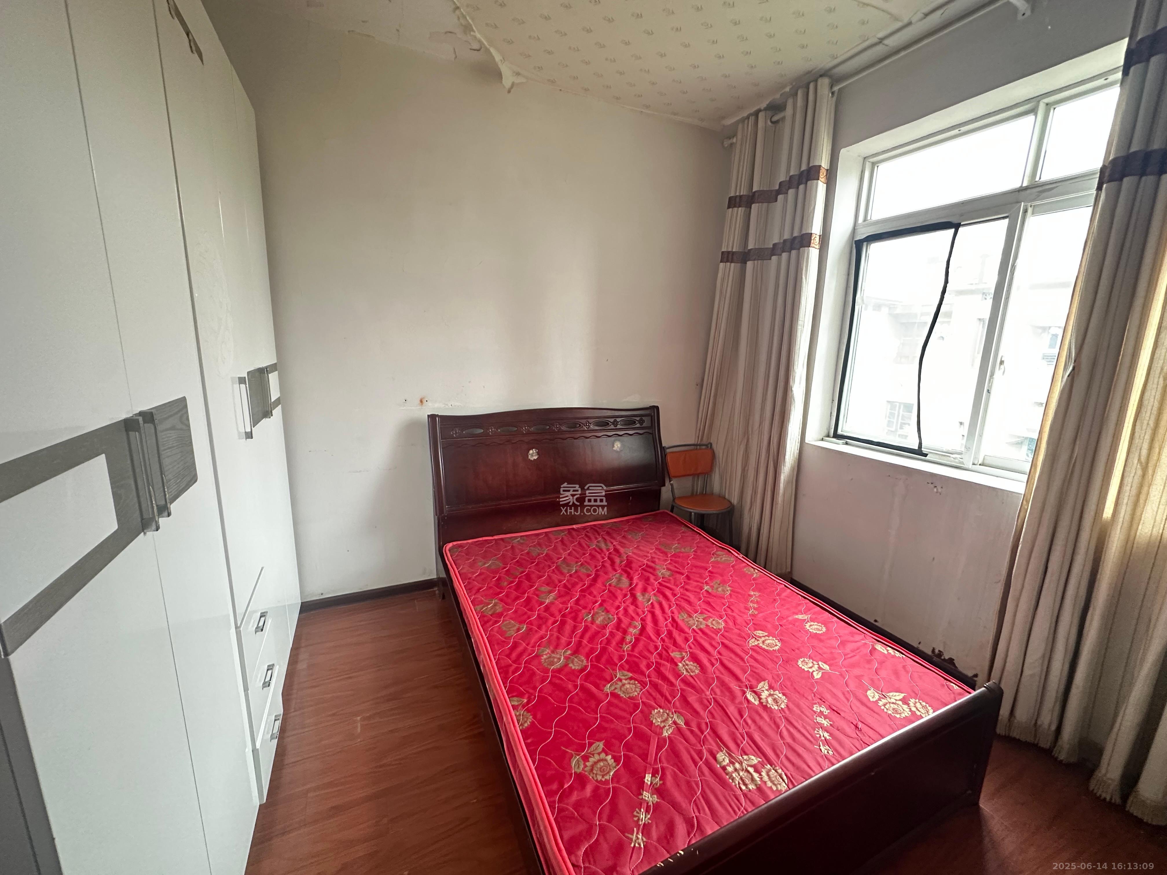 新湘路社区 3室2厅1卫 2100.0元/月 新湘路社区 3室2厅1卫 2100.0元/月室内图