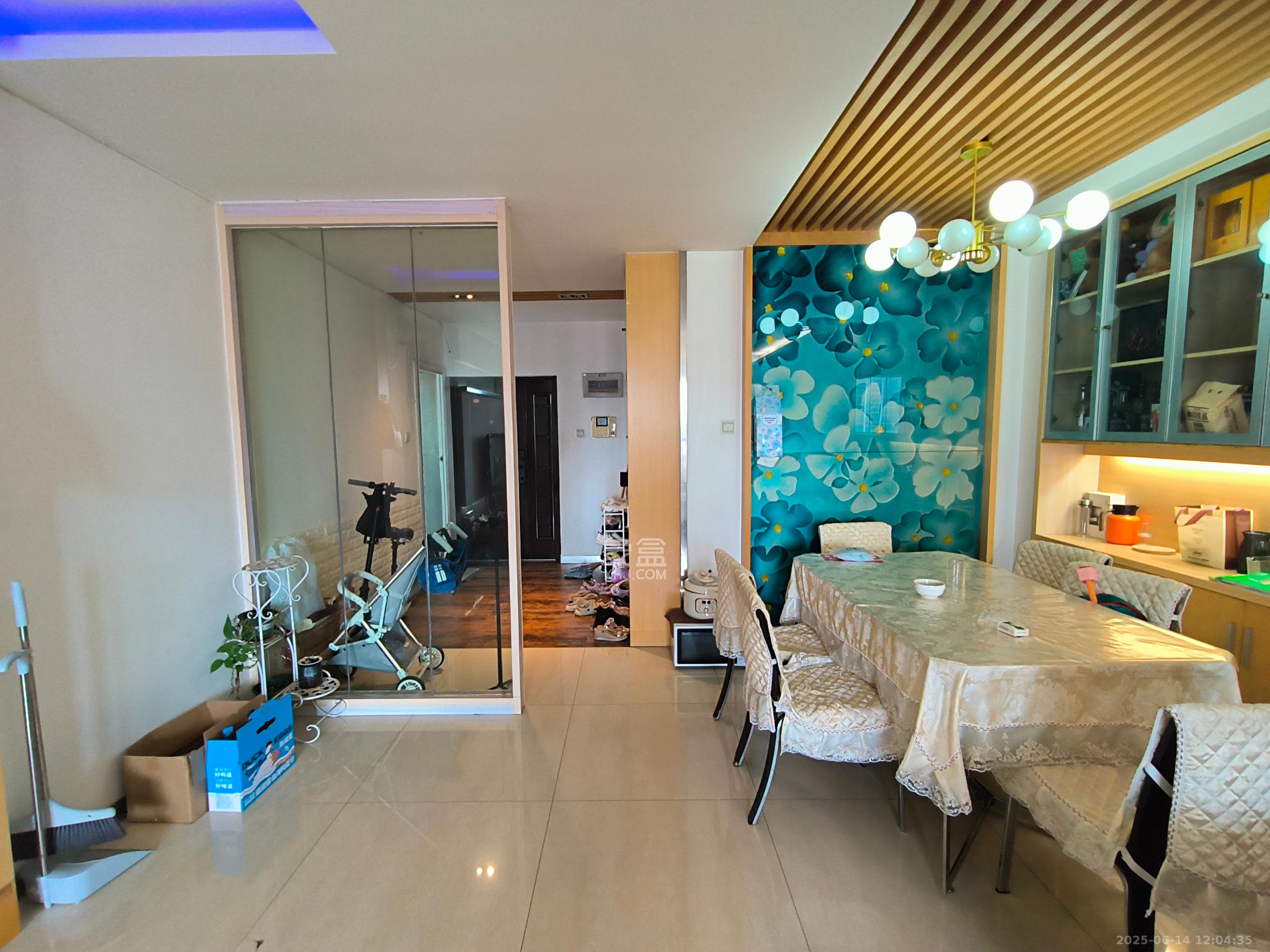 湘域中央 3室2厅2卫 5500.0元/月 湘域中央 3室2厅2卫 5500.0元/月室内图