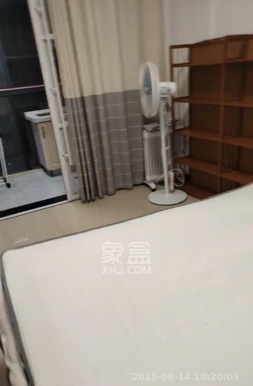 保利麓谷林语I区  2室1厅1卫    1600.0元/月