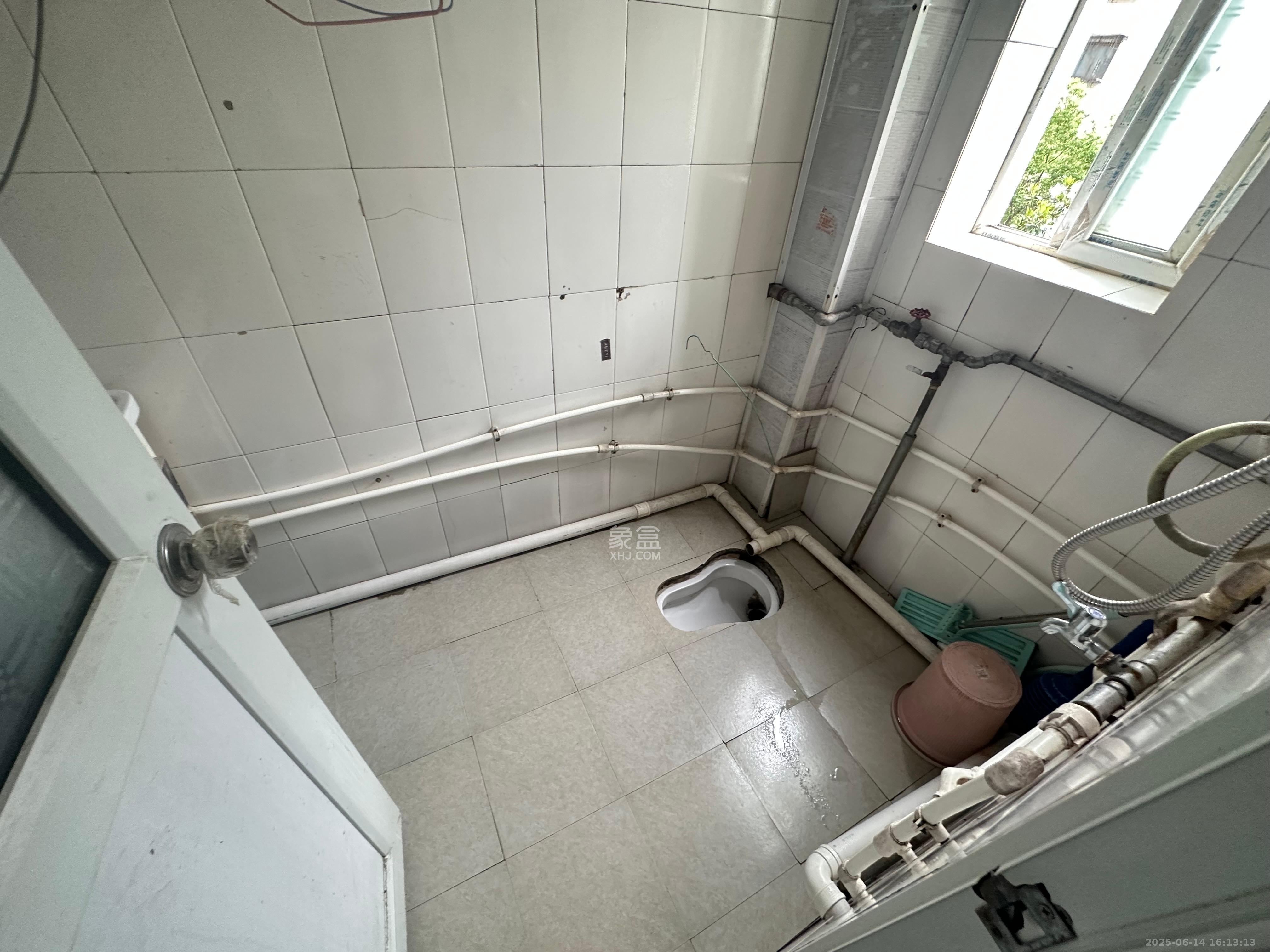 新湘路社区 3室2厅1卫 2100.0元/月 新湘路社区 3室2厅1卫 2100.0元/月室内图