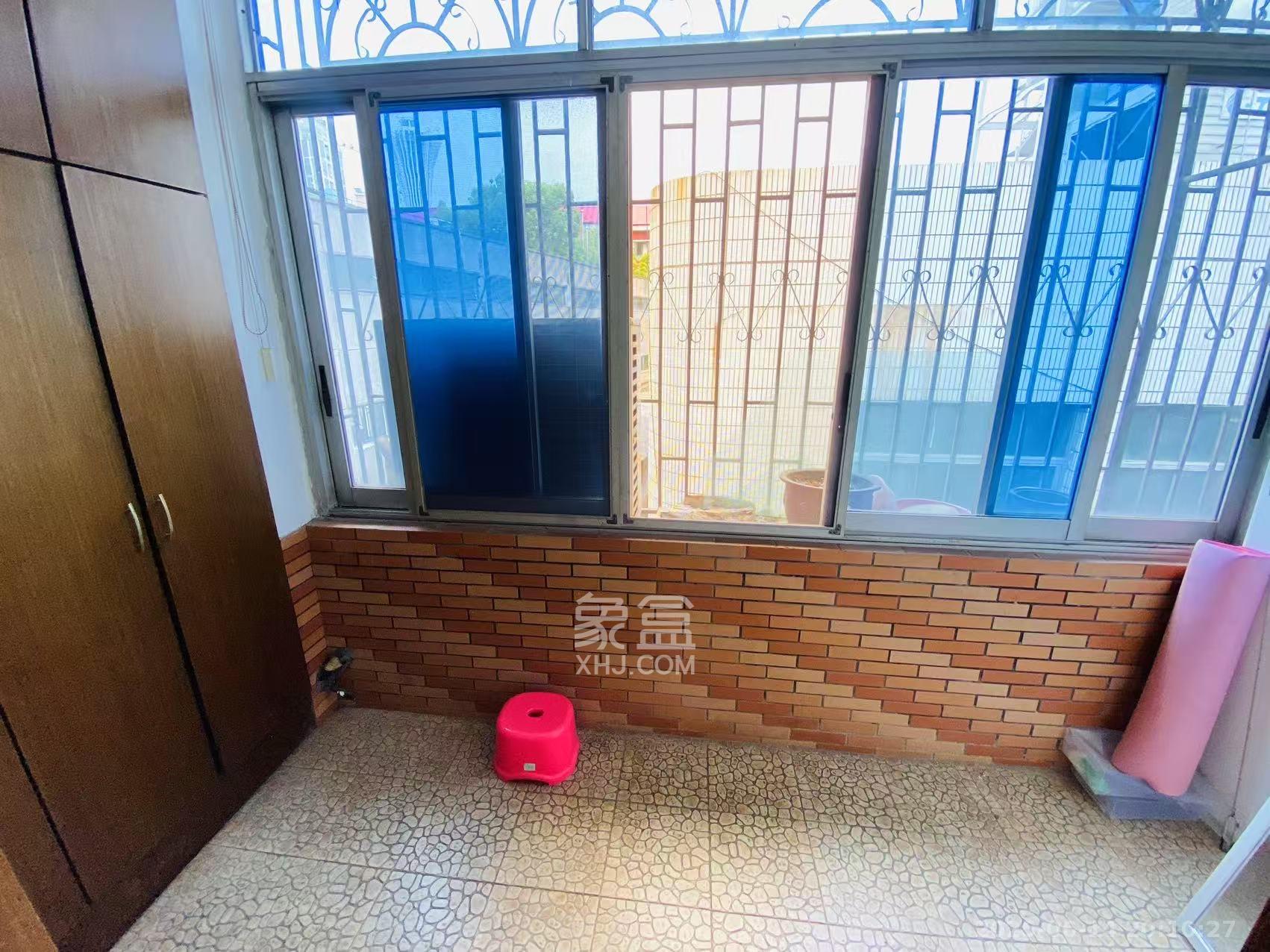天心区机关宿舍  3室2厅1卫   1800.00元/月室内图
