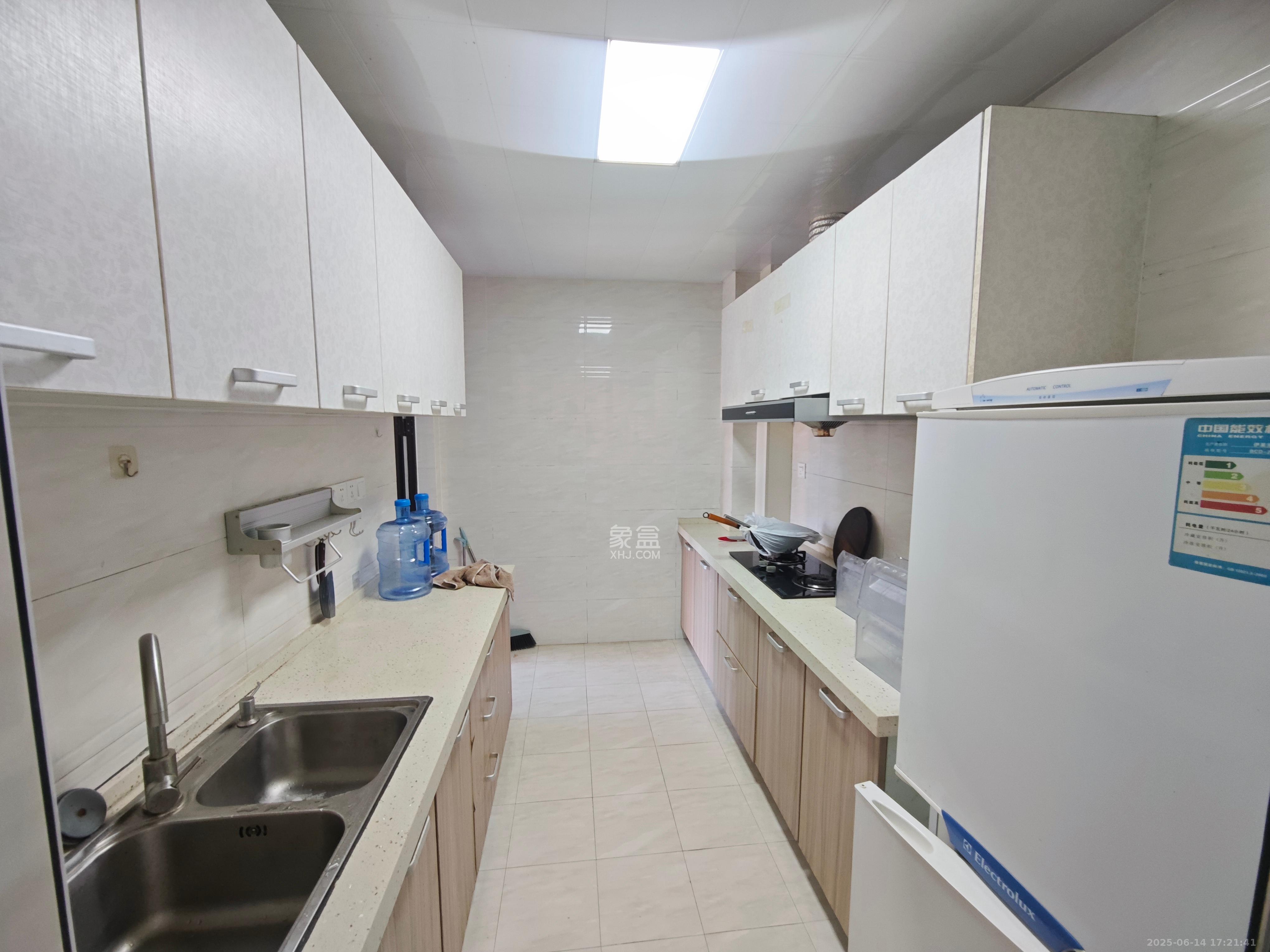 梅溪鑫苑名家 3室2厅1卫 2400.0元/月 梅溪鑫苑名家 3室2厅1卫 2400.0元/月室内图