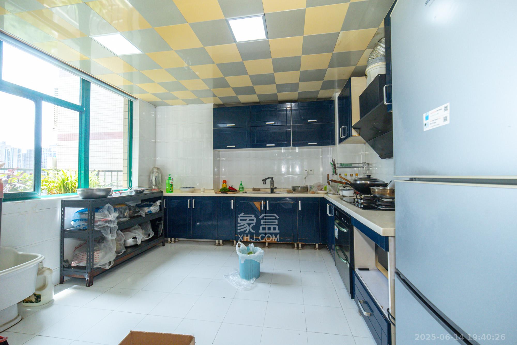 明城公寓 4室2厅2卫 100.0万 明城公寓 4室2厅2卫 100.0万厨房