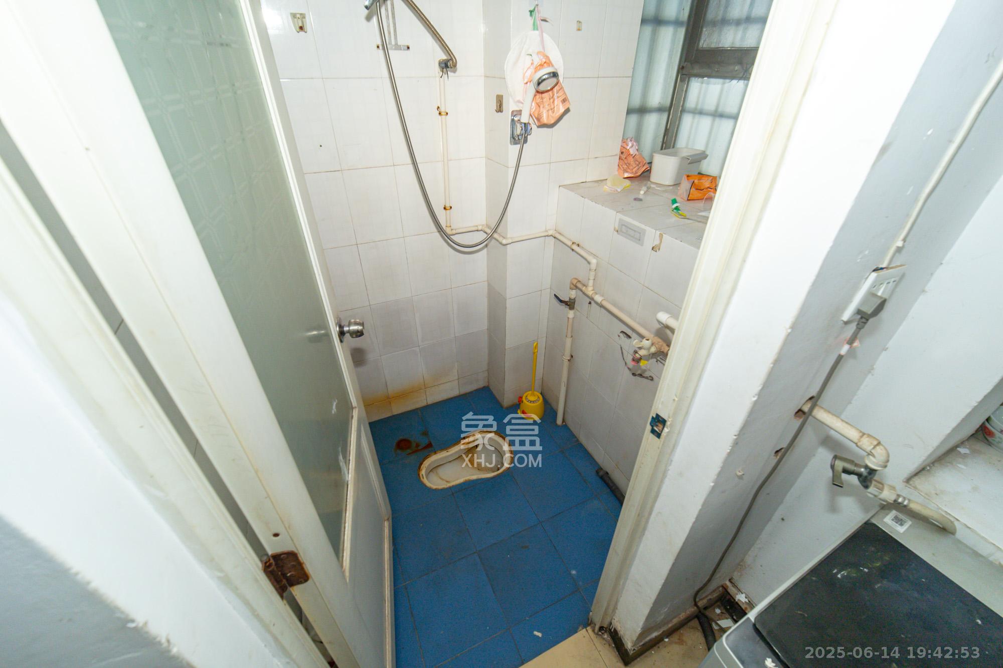 星沙商业步行街  10室4厅4卫   180.00万卫生间
