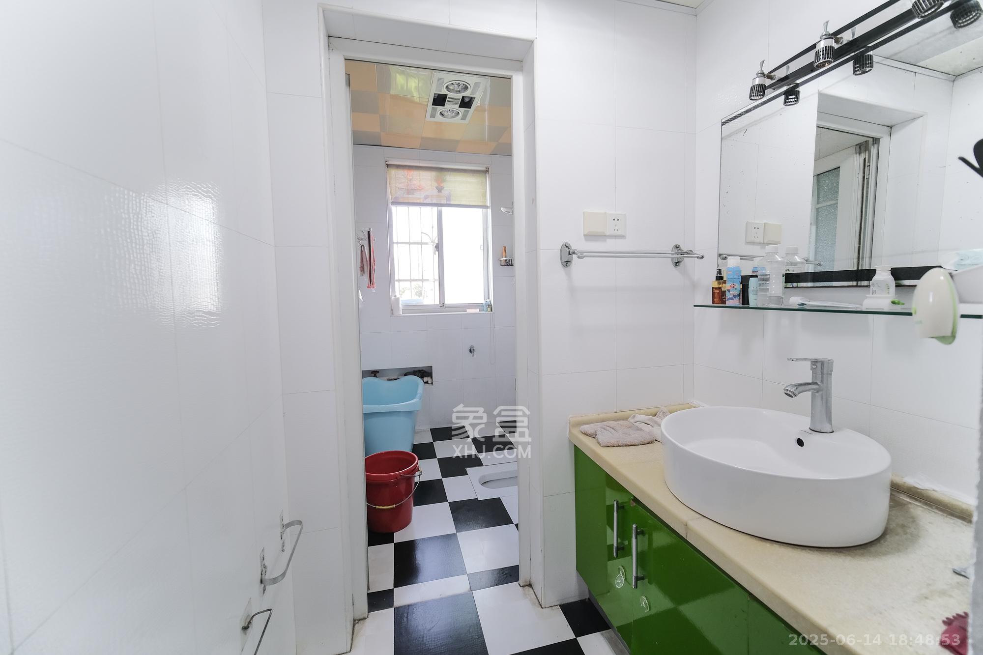 四季星城 3室2厅2卫 68.8万 四季星城 3室2厅2卫 68.8万卫生间