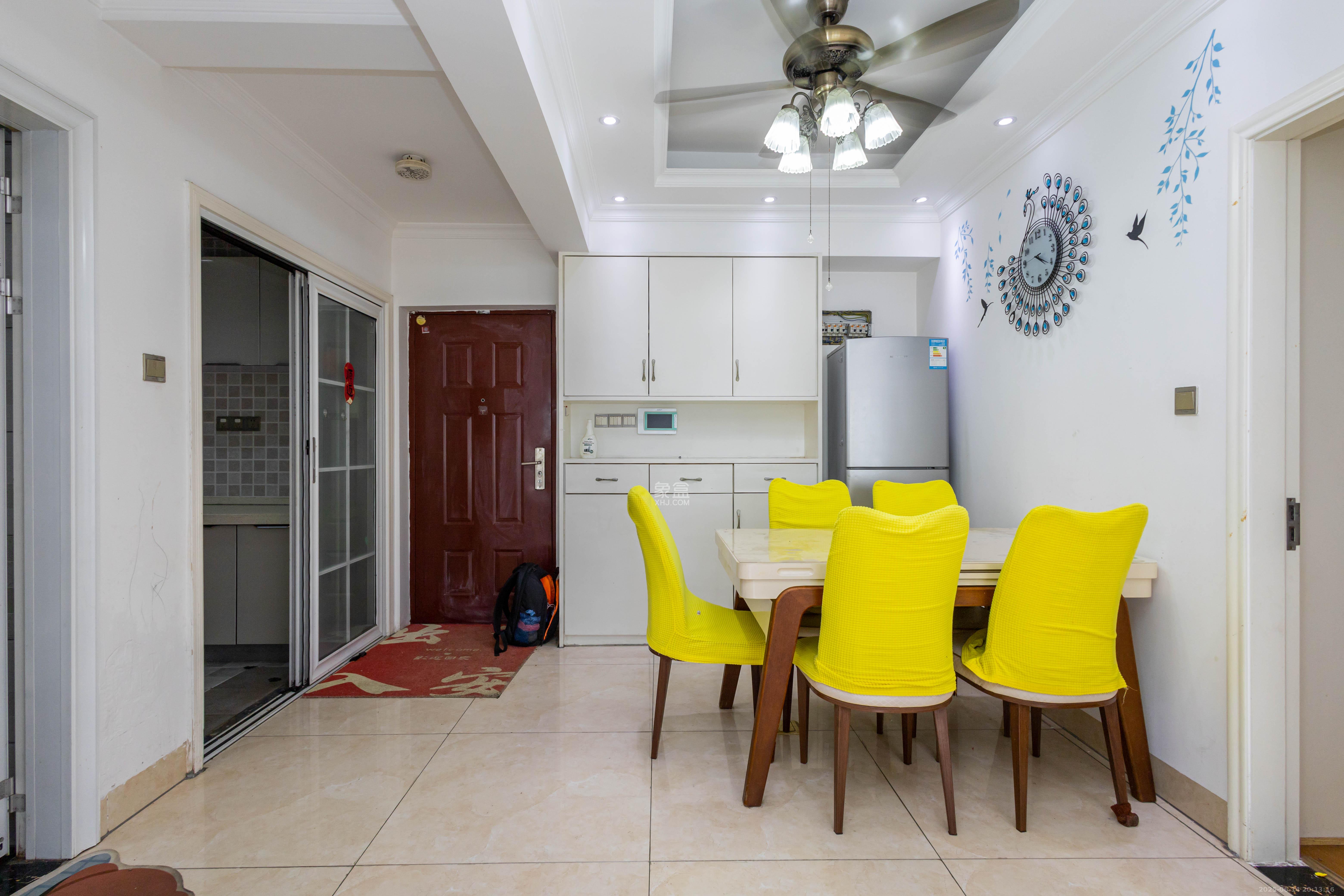 中国铁建国际城二期 2室2厅1卫 42.0万 中国铁建国际城二期 2室2厅1卫 42.0万客厅