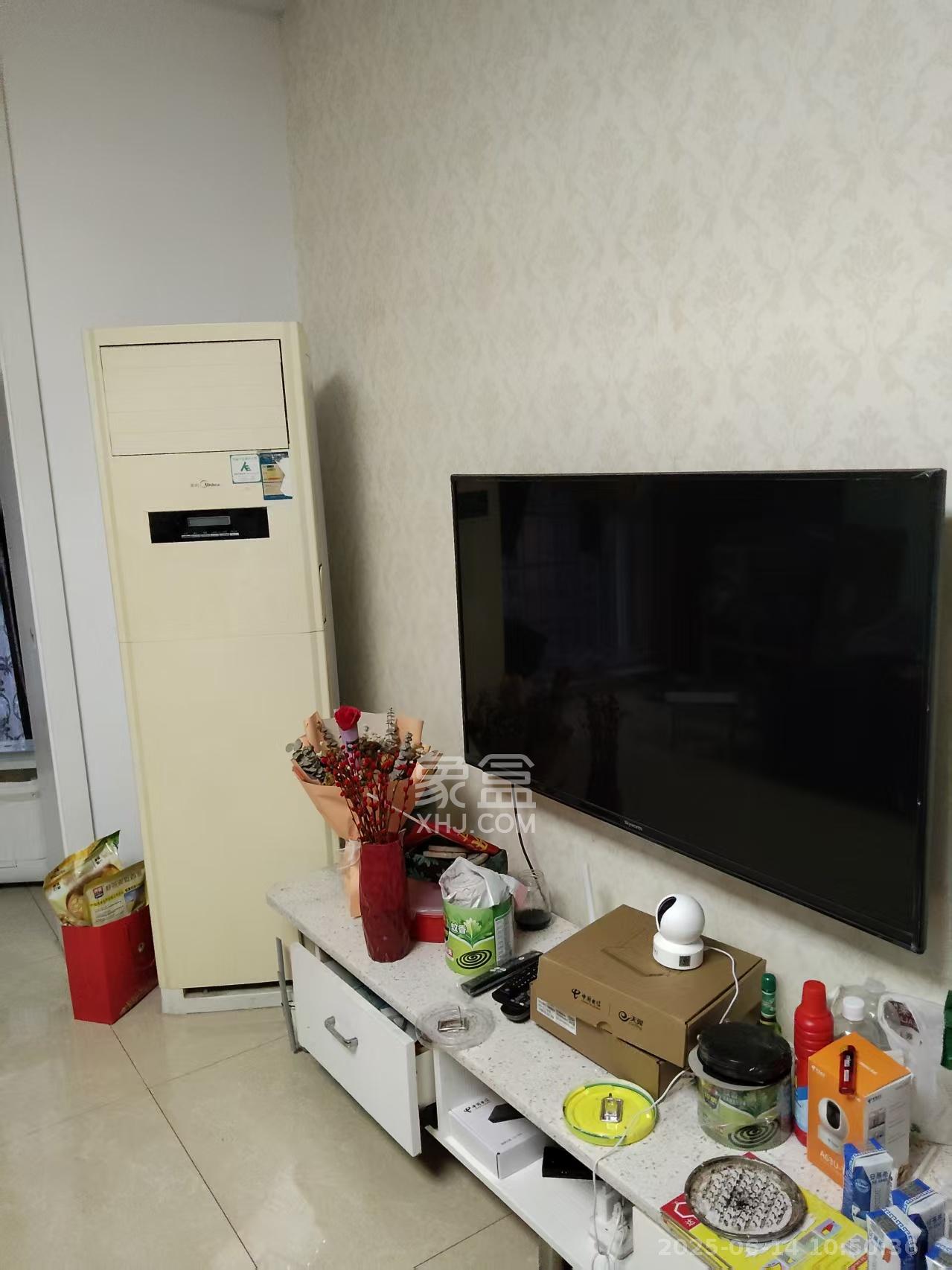 凯富南方鑫城 3室2厅2卫 2500.0元/月 凯富南方鑫城 3室2厅2卫 2500.0元/月室内图