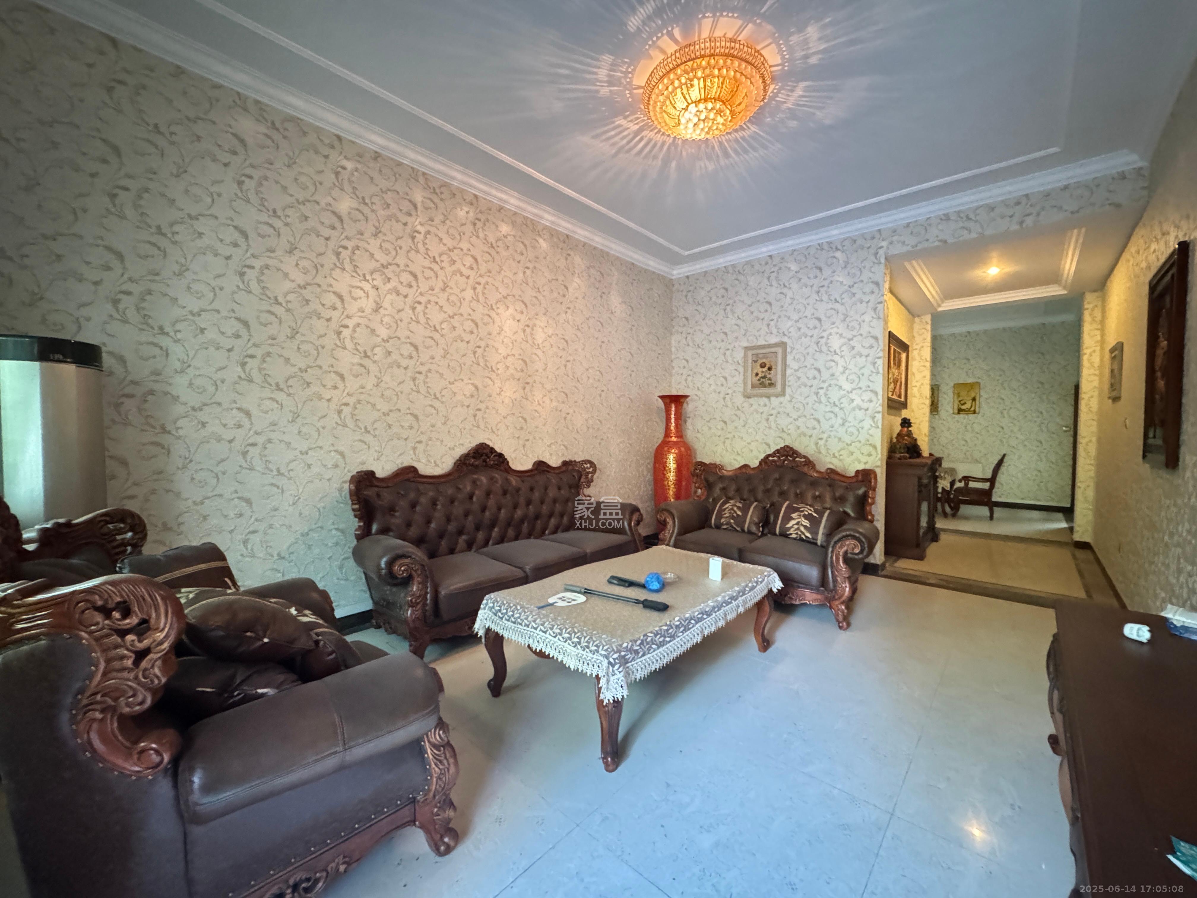 恒大华府  4室2厅1卫    5500.0元/月 恒大华府  4室2厅1卫    5500.0元/月