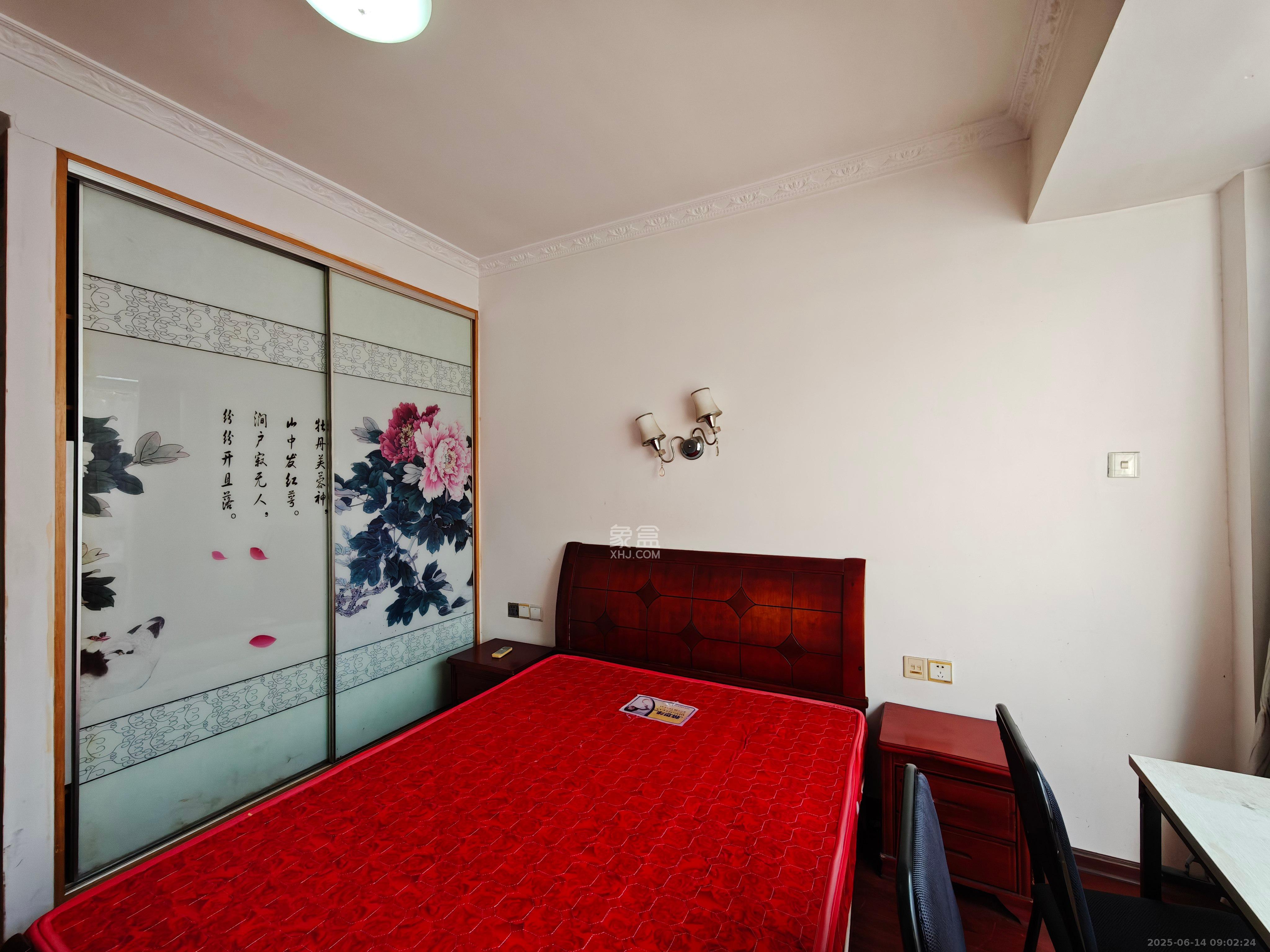 翡翠华庭 3室2厅1卫 2300.0元/月 翡翠华庭 3室2厅1卫 2300.0元/月室内图